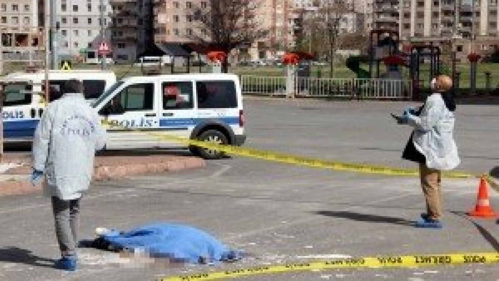 Binanın 8. katından düşen işçi hayatını kaybetti