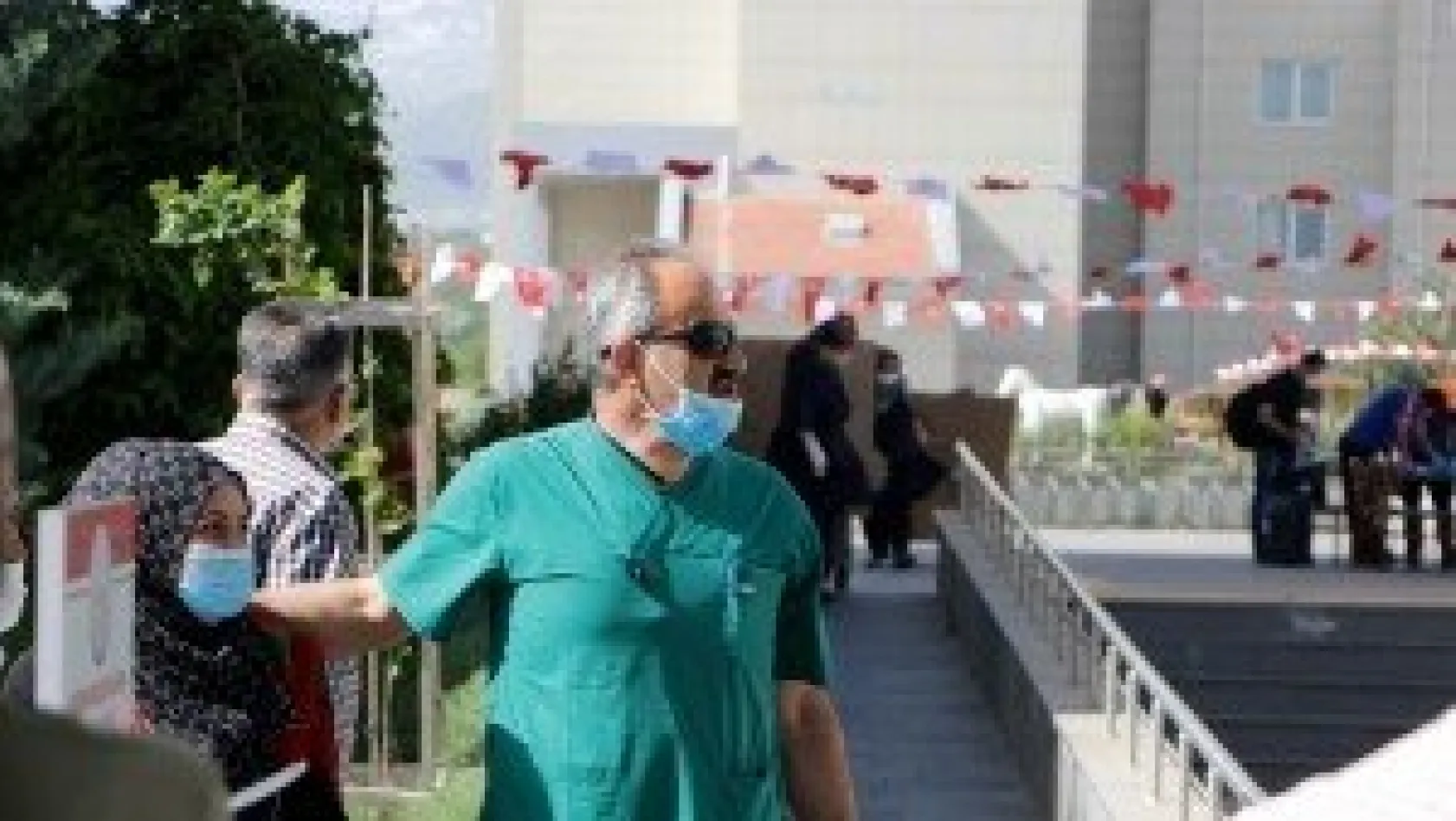 Kayseri'de karantina süresi dolan 157 kişi memleketlerine uğurlandı