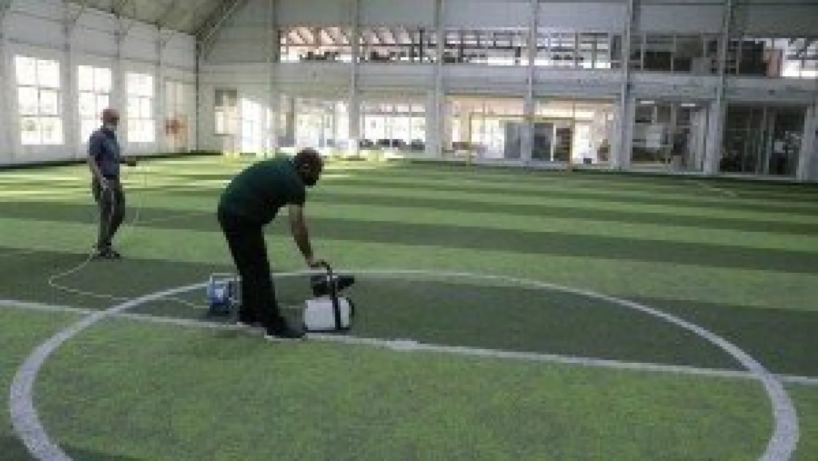 Halı sahalar açıldı, talep arttı