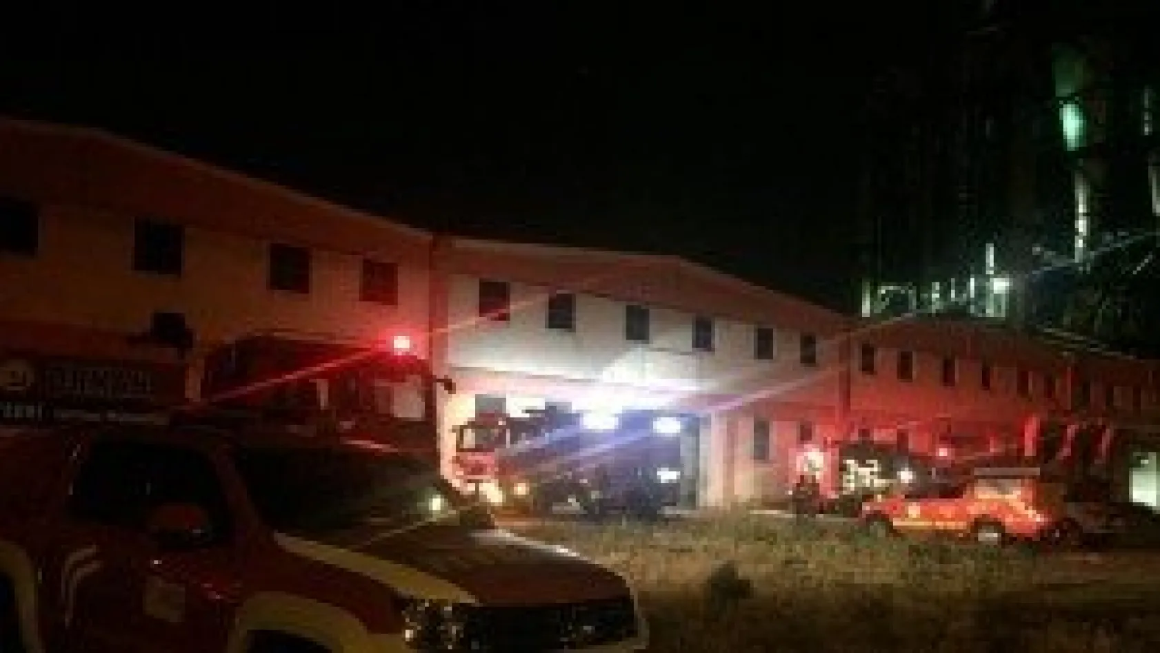 Orman ürünleri fabrikasında çıkan yangın 3 saatte söndürüldü
