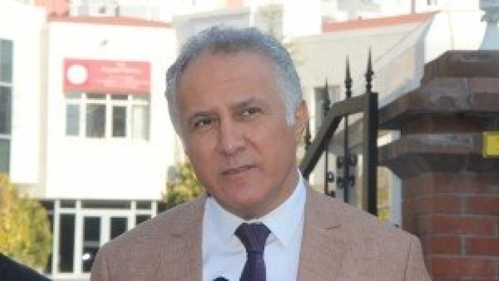 Şahin, engelli gencin darp edilmesi sonrası açığa alınanlara destek verdi