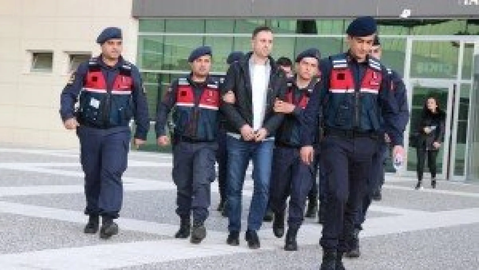 98 Bin Eurosunu Çaldılar