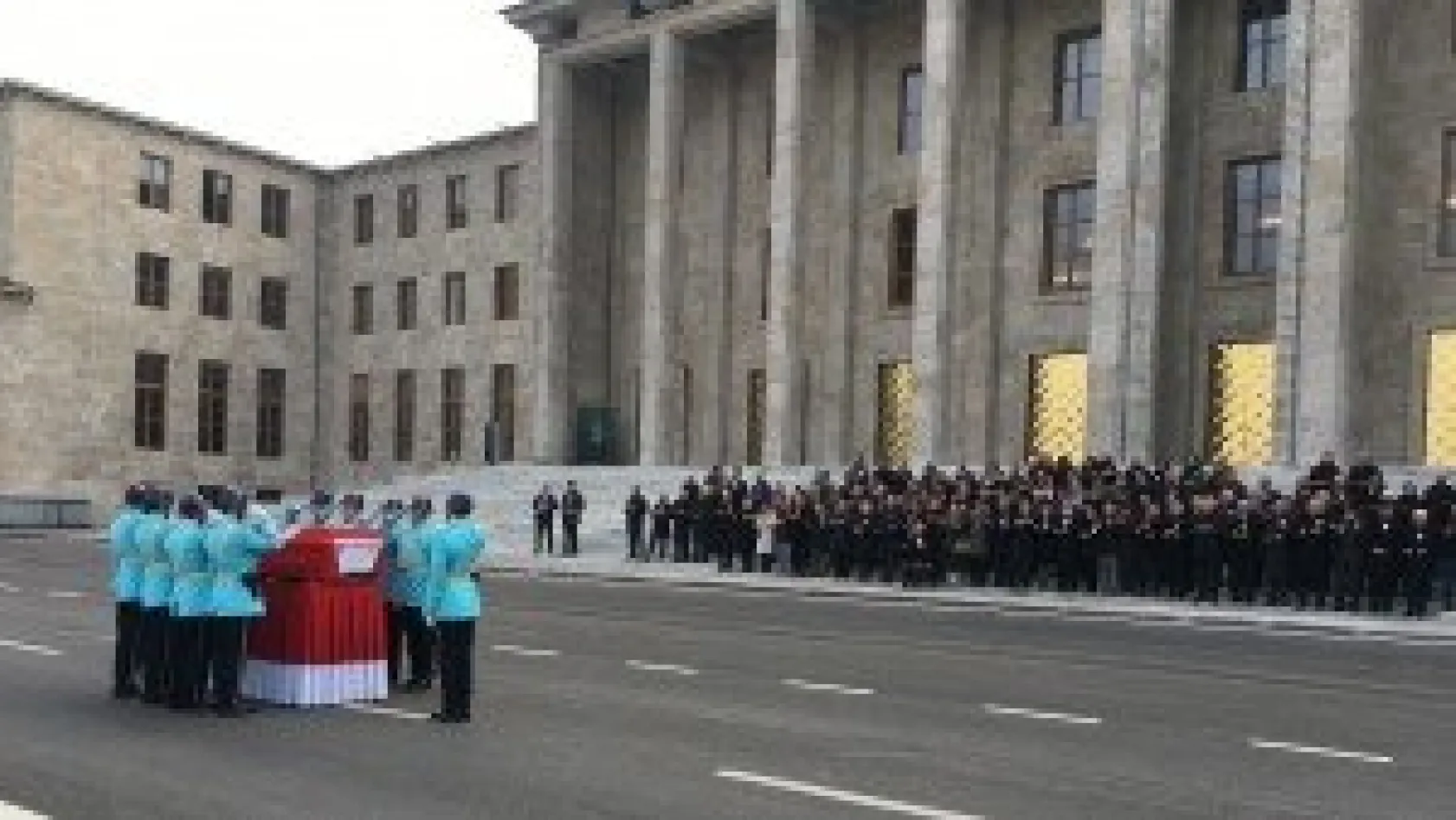 Eski Kayseri milletvekili Şahin için tören