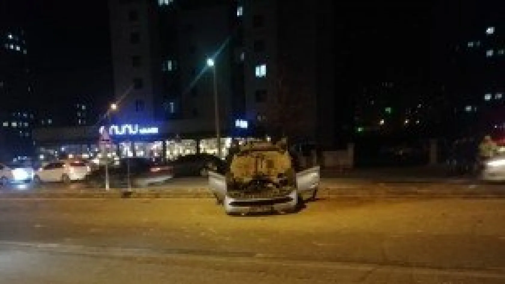 Takla atan otomobilden hafif yaralı kurtuldu