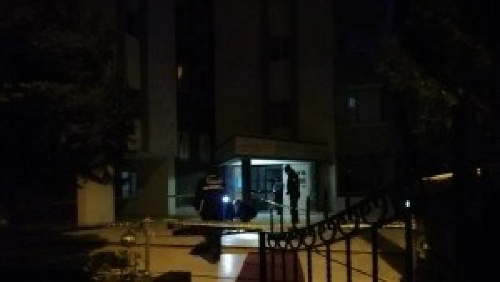 11. kattan düşen genç kadın hayatını kaybetti