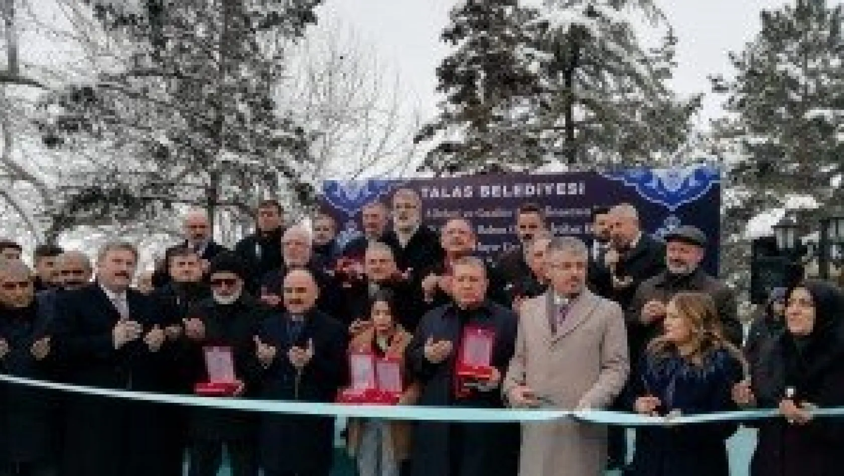 Özhaseki: 'Bazı kendini bilmezlerin bayrağımıza bile tahammülü yok'