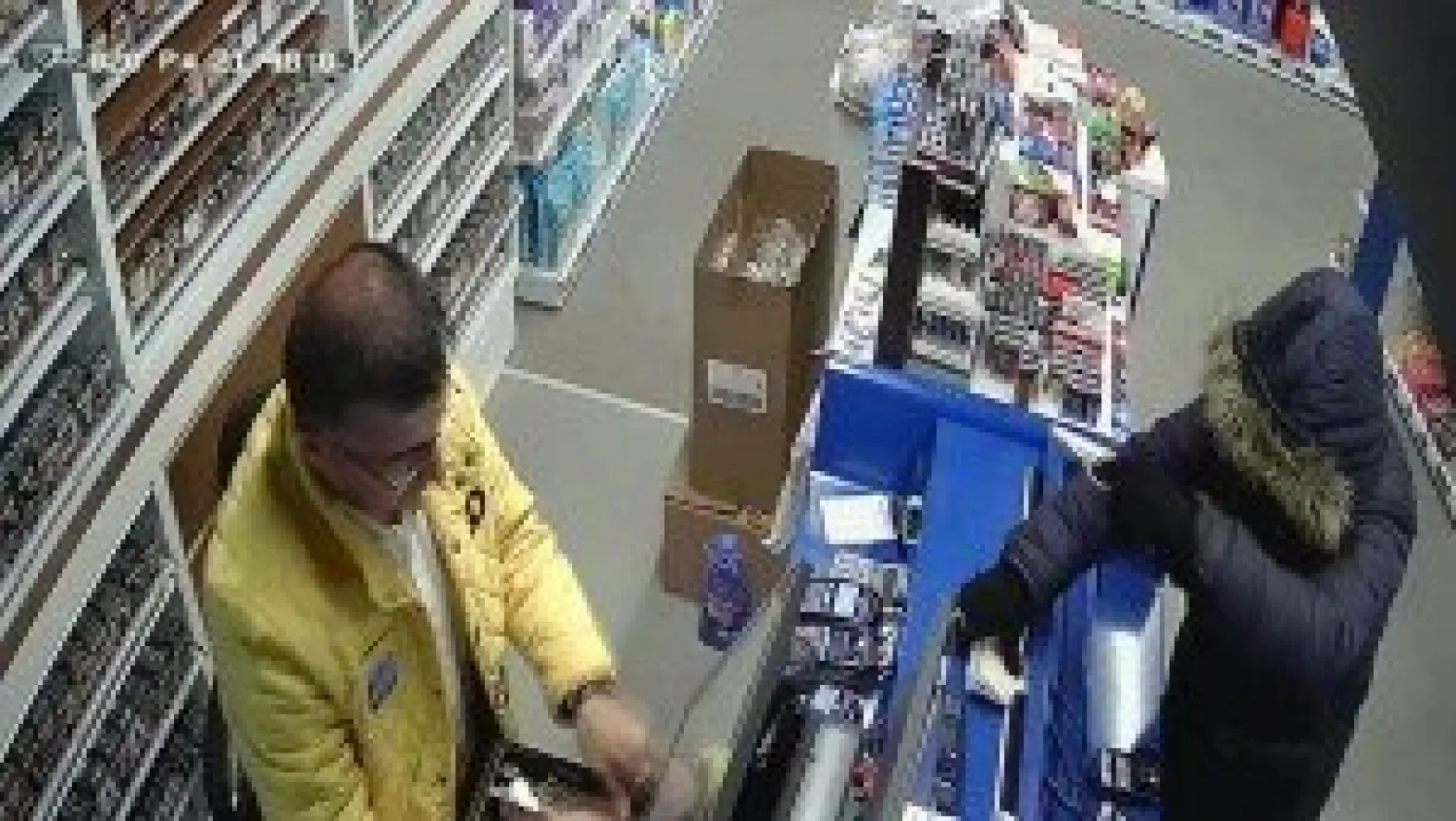 &quotParaları çıkart, yoksa patlatırım&quot