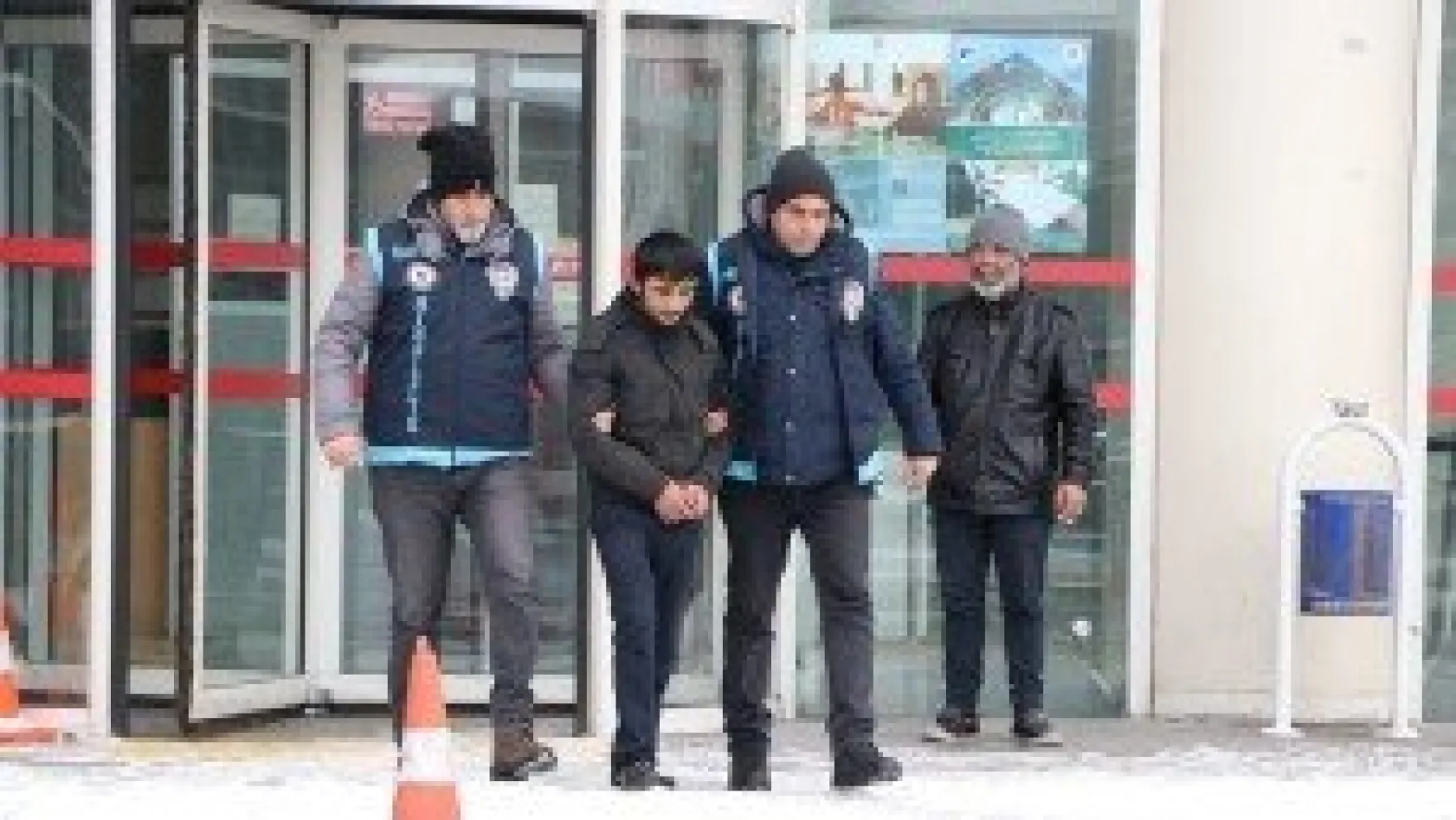 1 ayda 4 eve giren hırsız yakalandı