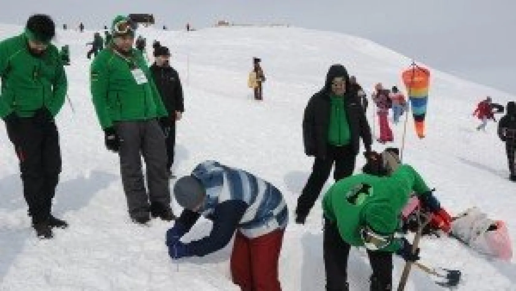 Erciyes'te doktorlara çığ eğitimi