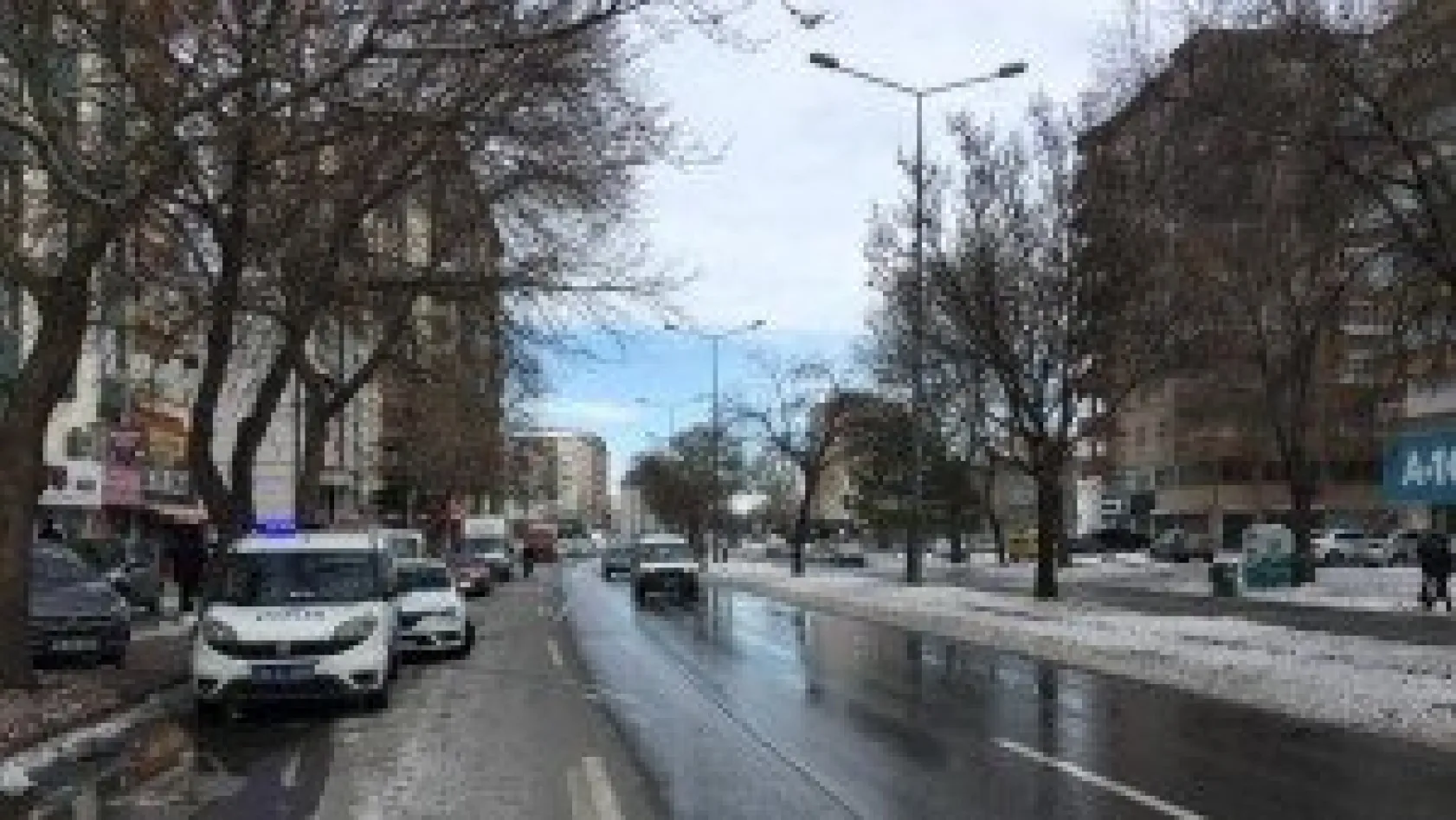 Otomobil Yayalara Çarptı: 1 Ölü, 2 Yaralı