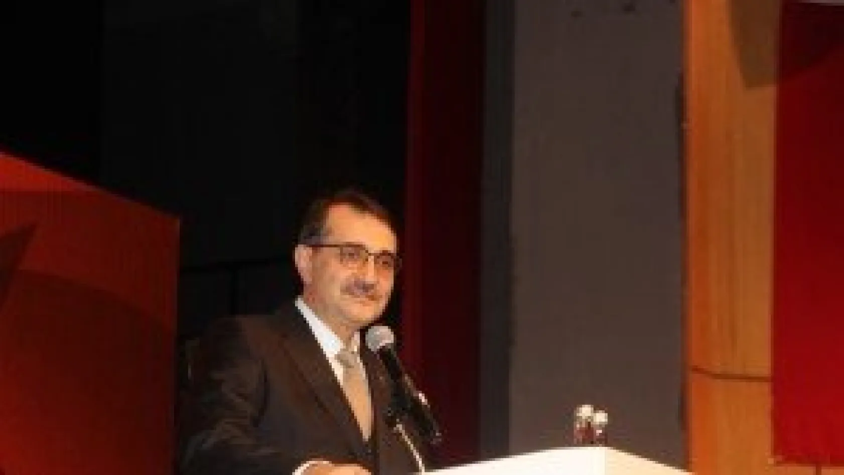 Bakan Dönmez Siyaset Akademisi'nin ilk dersini verdi