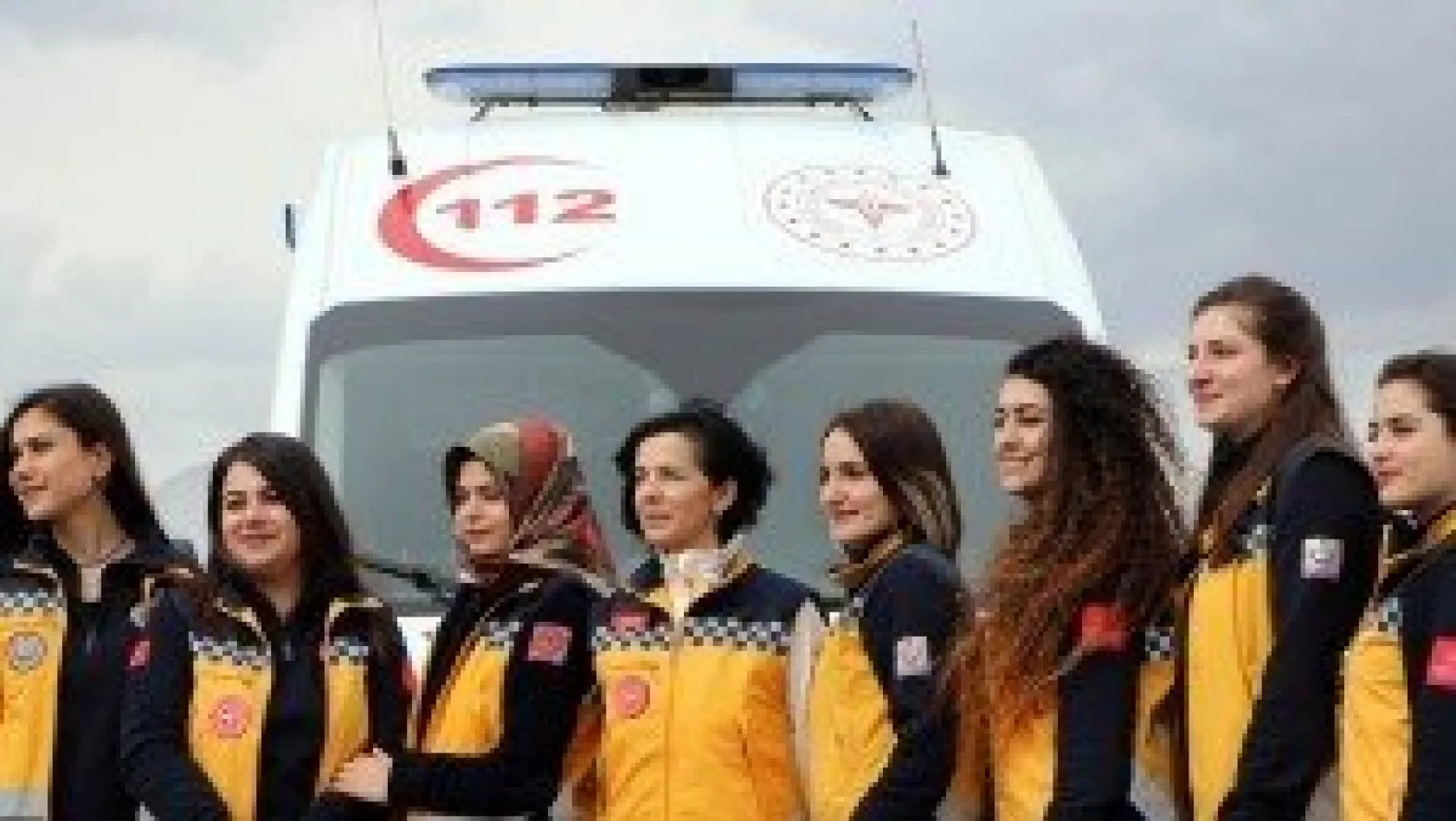 Kadın Acil Sağlık Personeline Ambulans Sürüş Eğitimi