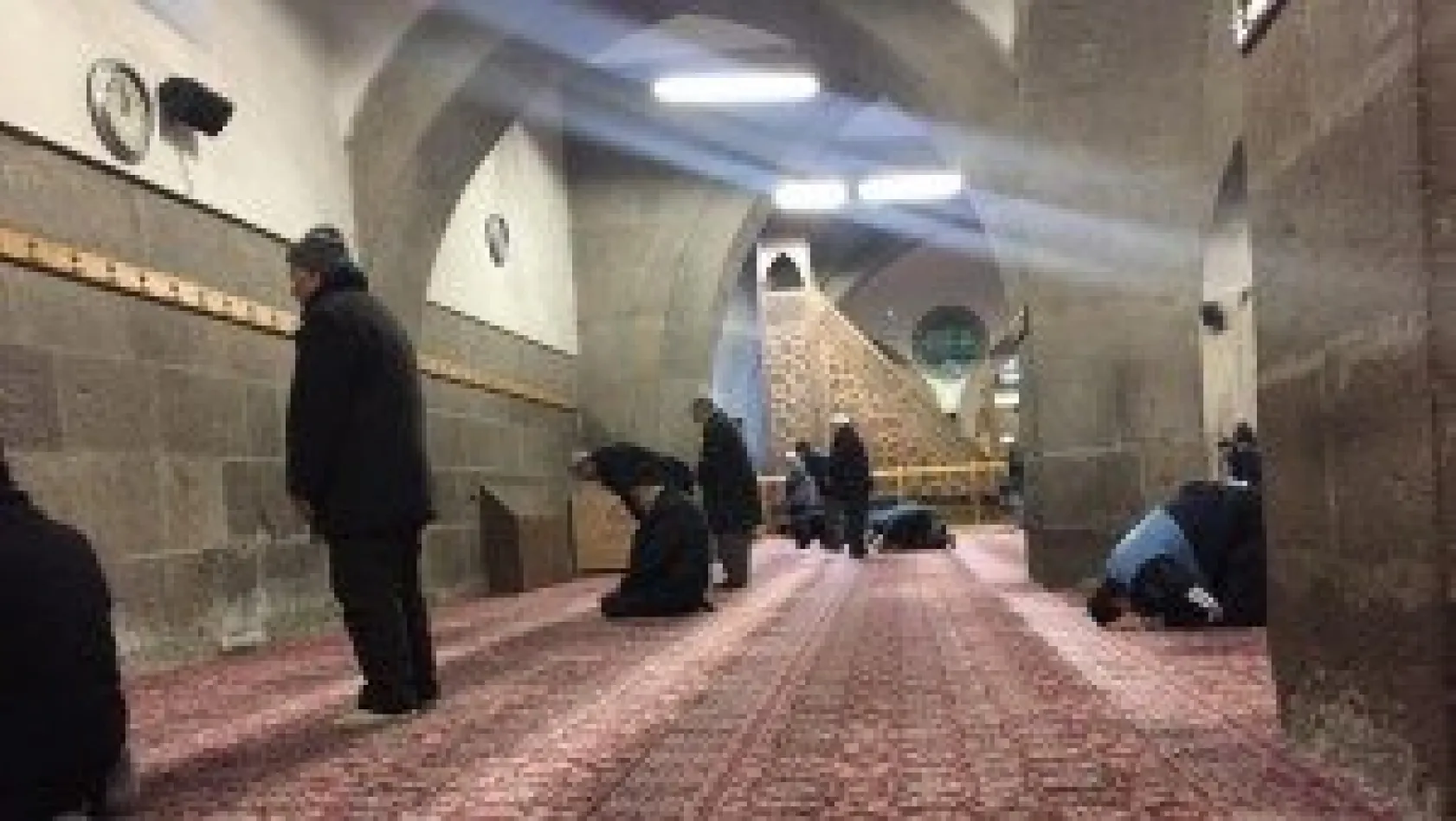 Vatandaşlar Uyarıları Dikkate Aldı, Camiler Boş Kaldı