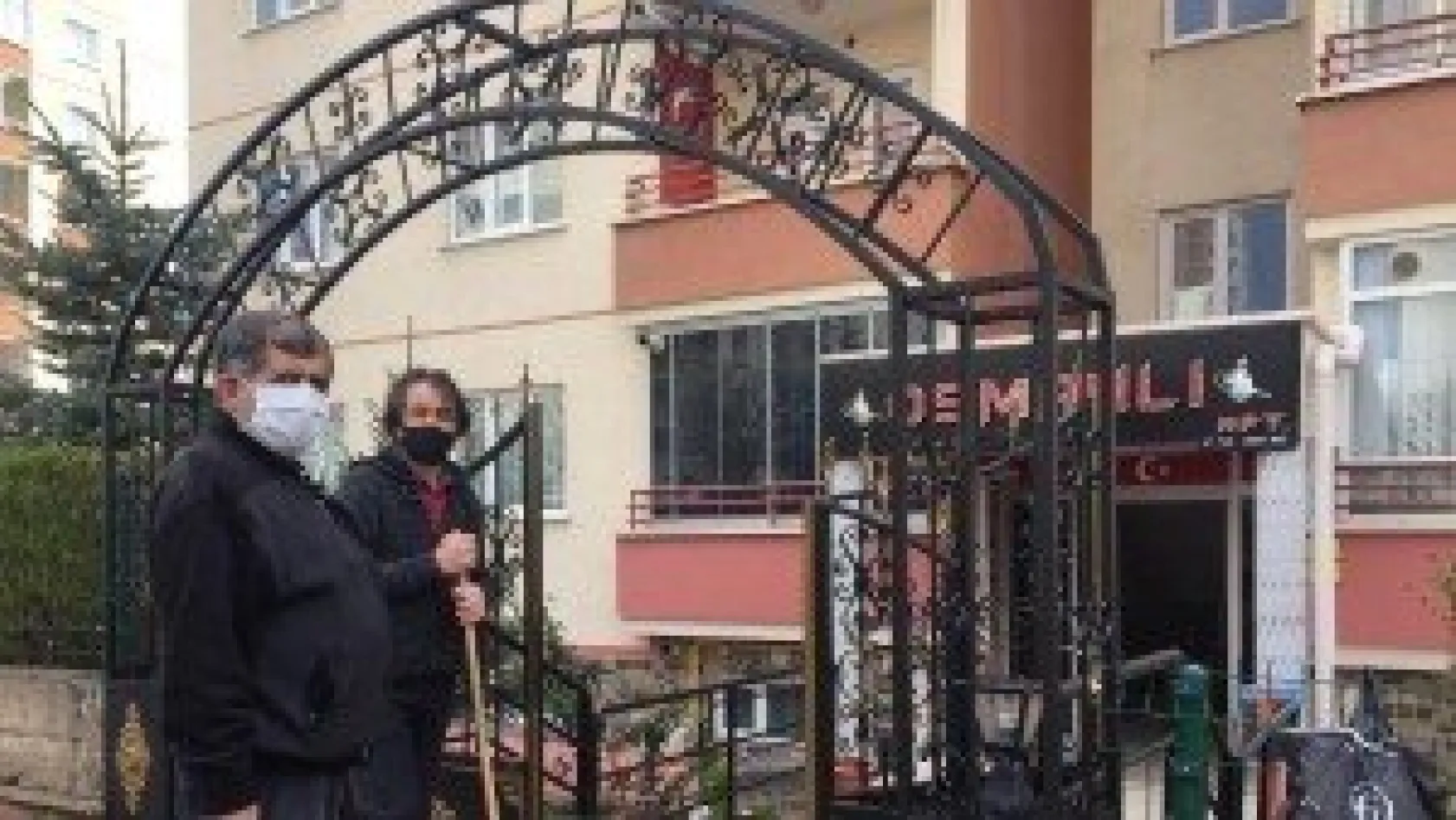 Korona virüs bulaştırdığı sanılan kadın her yerde aranıyor