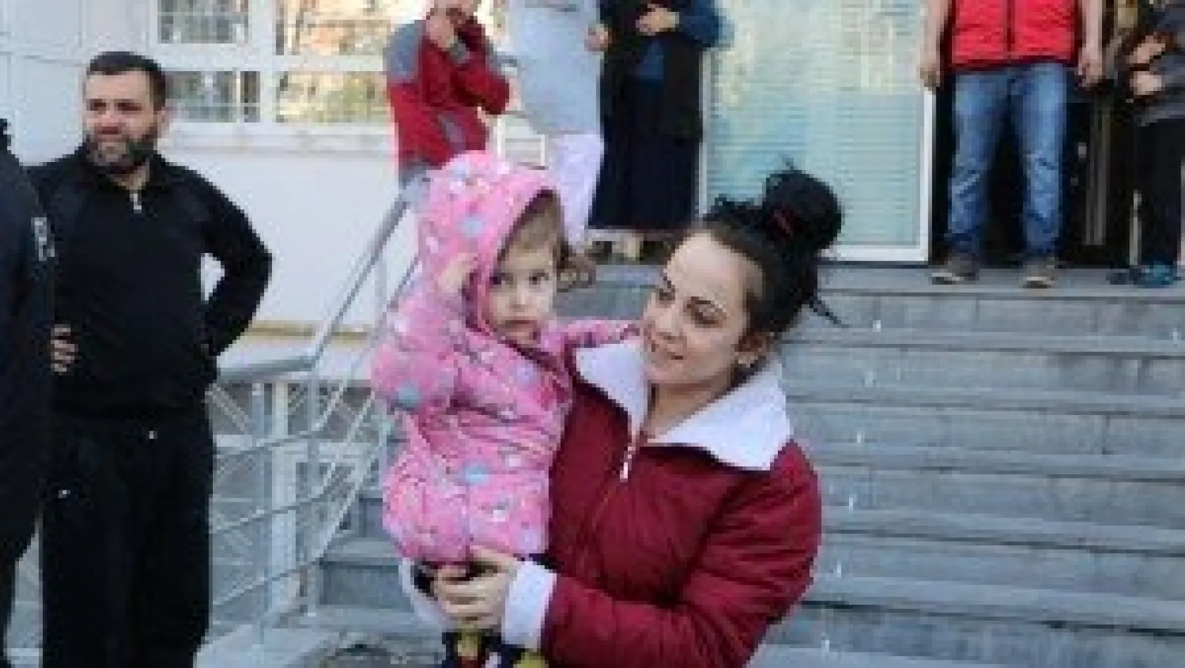 Ocakta unutulan yağ parladı, mutfak yandı