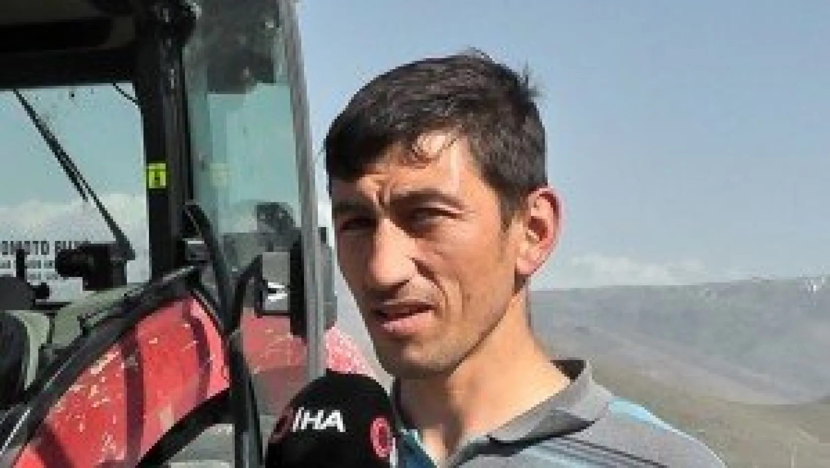 Çiftçiler çalışmaya devam ediyor