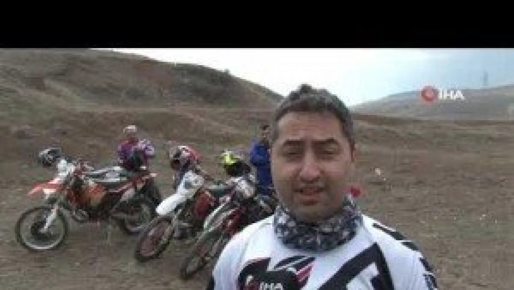 Adrenalin Tutkunu Çılgın Motorcular Parkur İstiyor