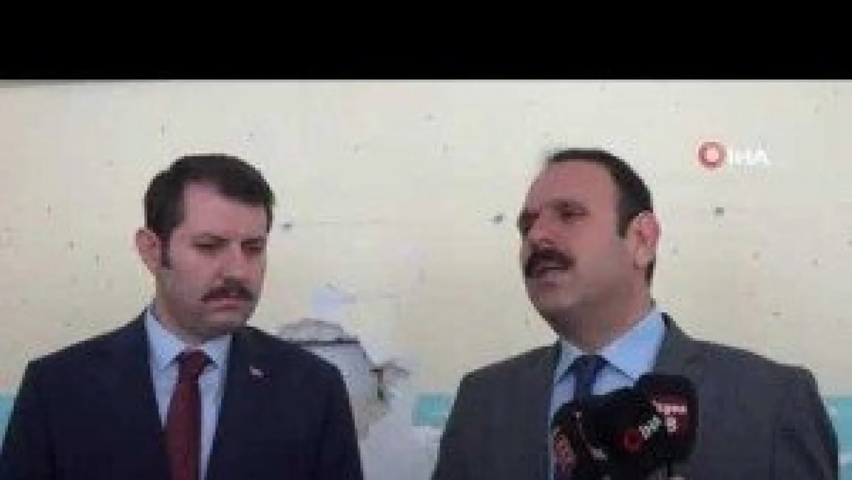 Cezalarını Okul Temizleyerek Çekiyorlar