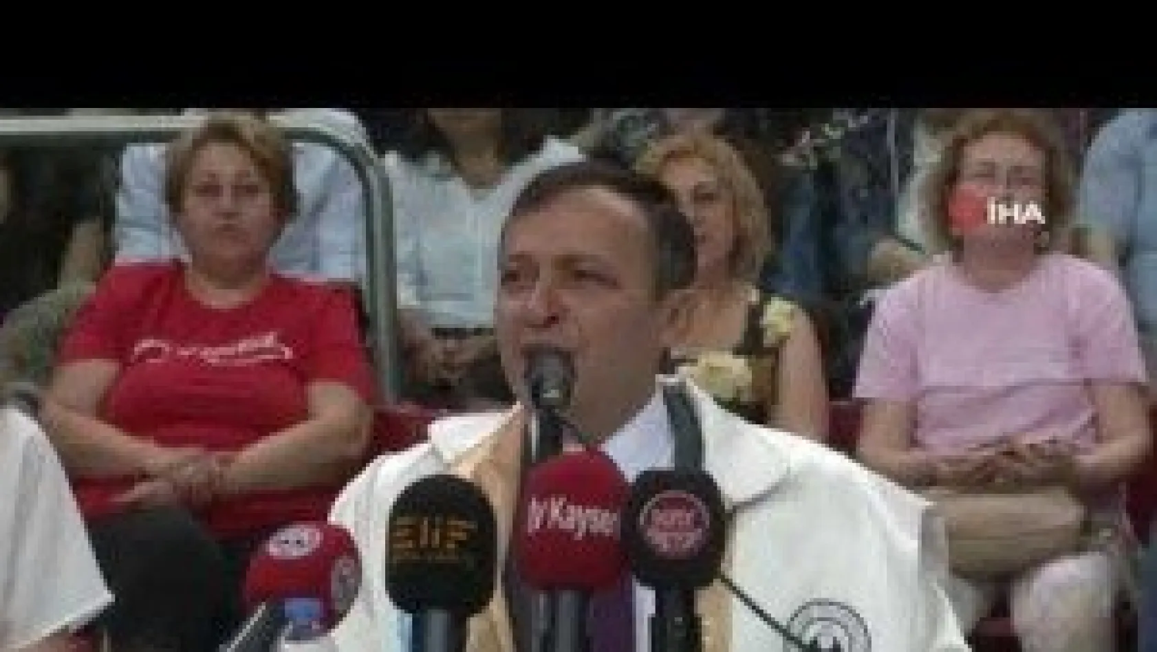 Diploma beklerken yüzük geldi