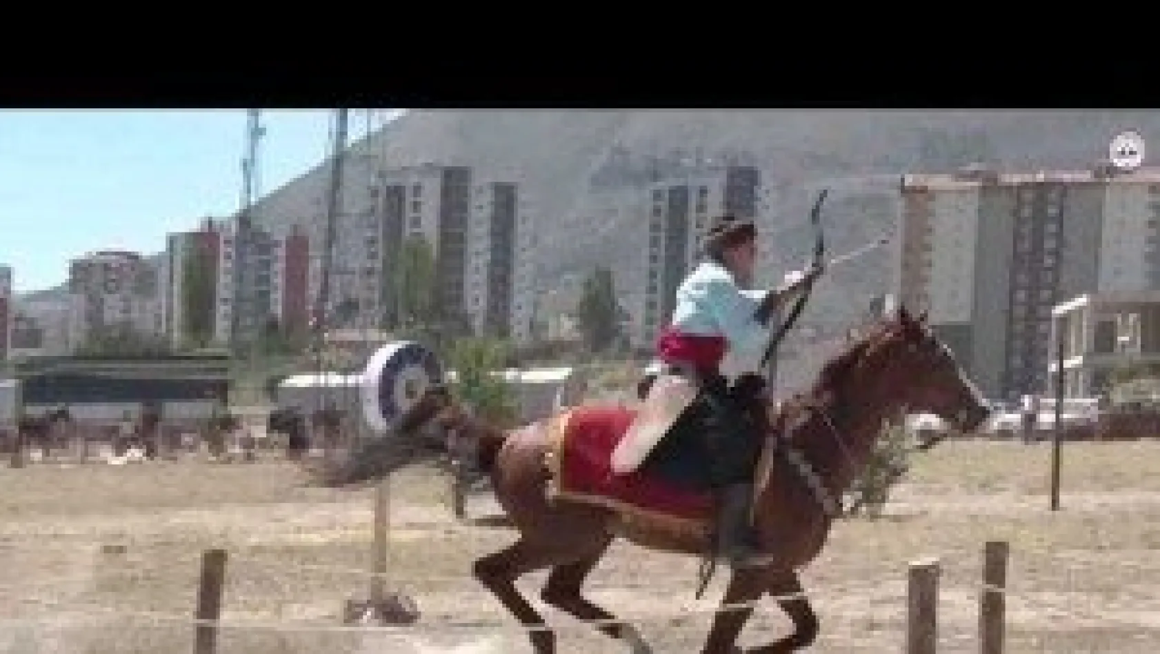 ERÜ'de '1. Uluslararası Sancak Beyi Atlı Okçuluk Müsabakası' Başladı