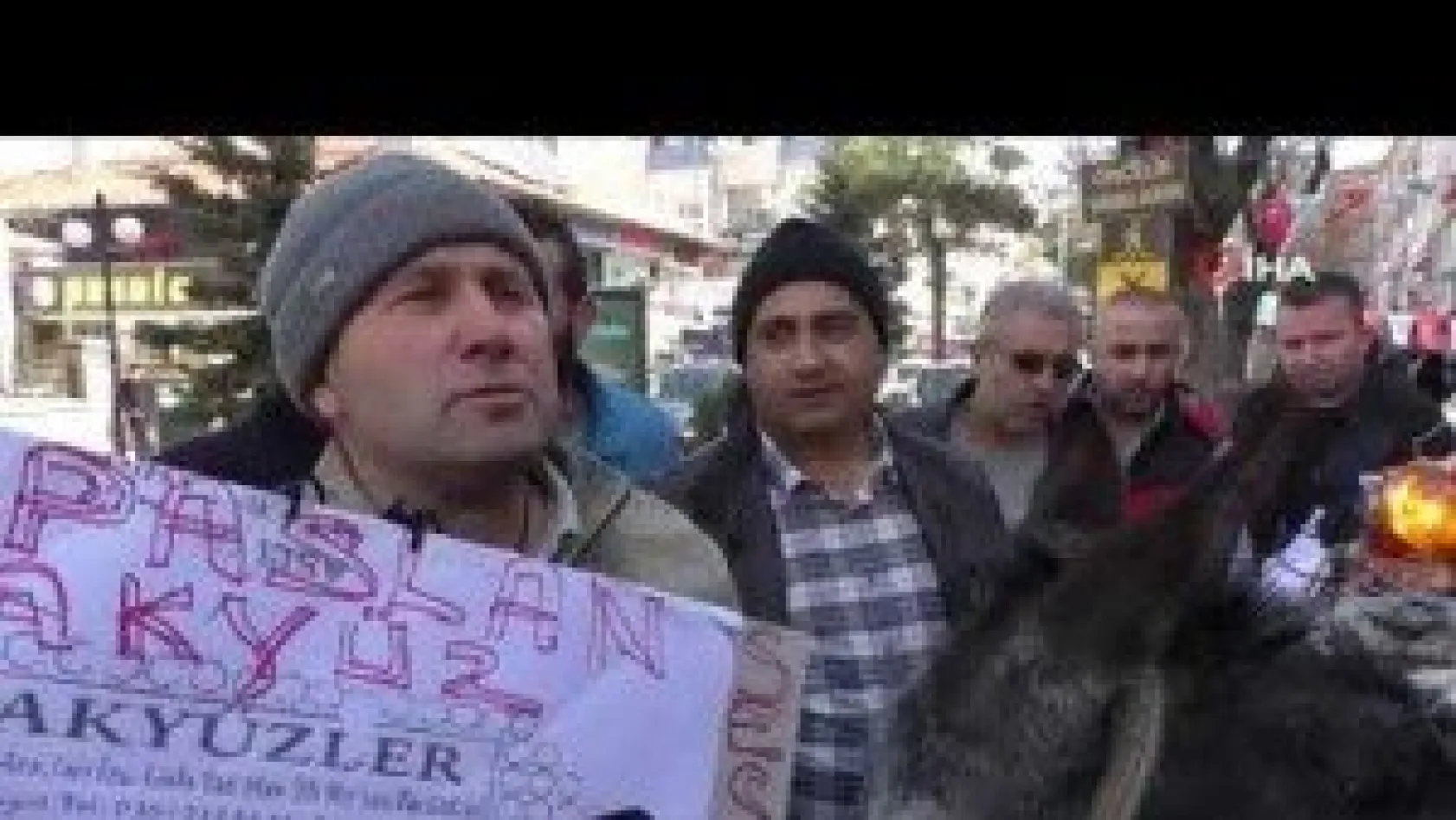 Eşeğe Akü Ve Siren Takıp Eylem Yaptı