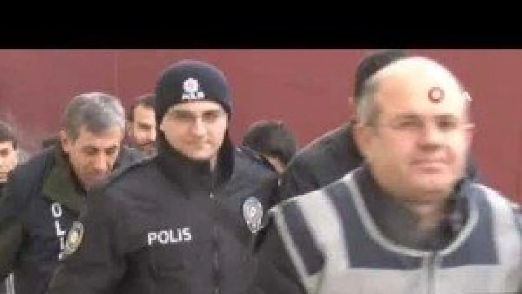 FETÖ Operasyonunda Gözaltına Alınan 8 Kişi Adliyeye Sevk Edildi