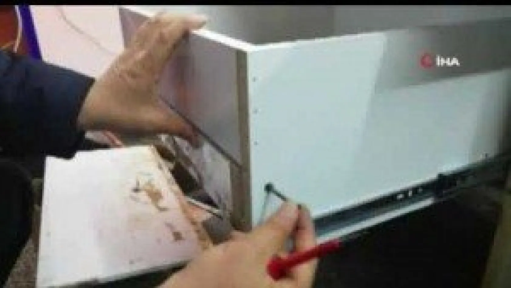 Gümrük Kaçağı Telefonları Gizli Bölmelere Zulaladılar