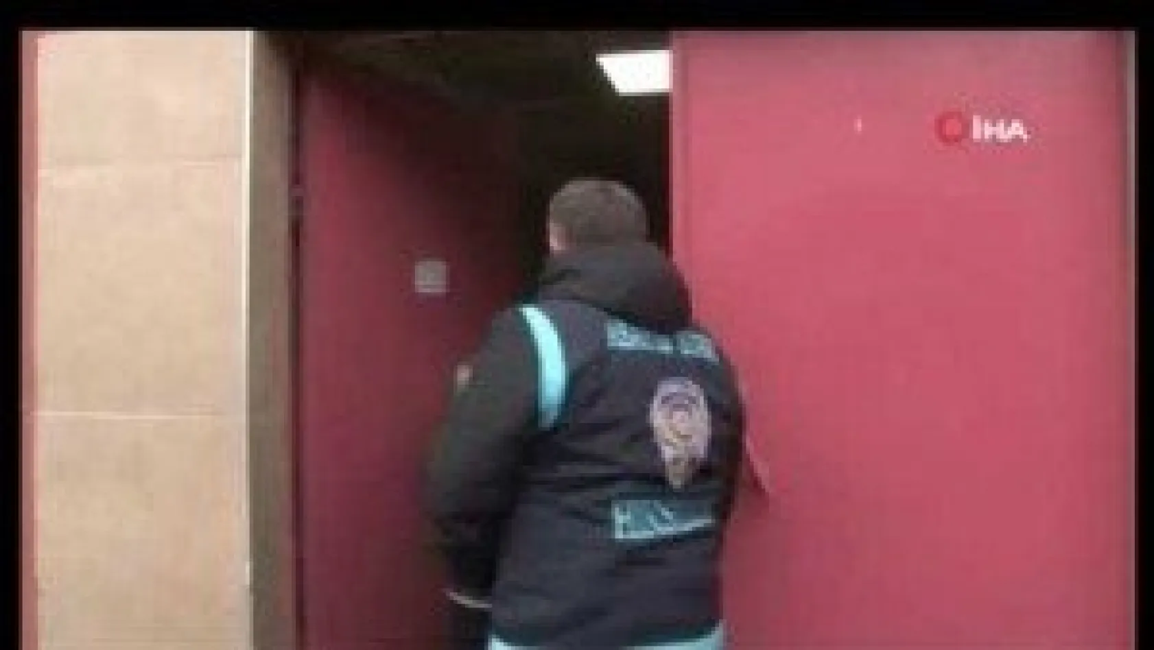 Hırsızlık Şüphelisi Kadından Gazeteciye: &quotSana Ne? Sana Mı Kaldı?&quot