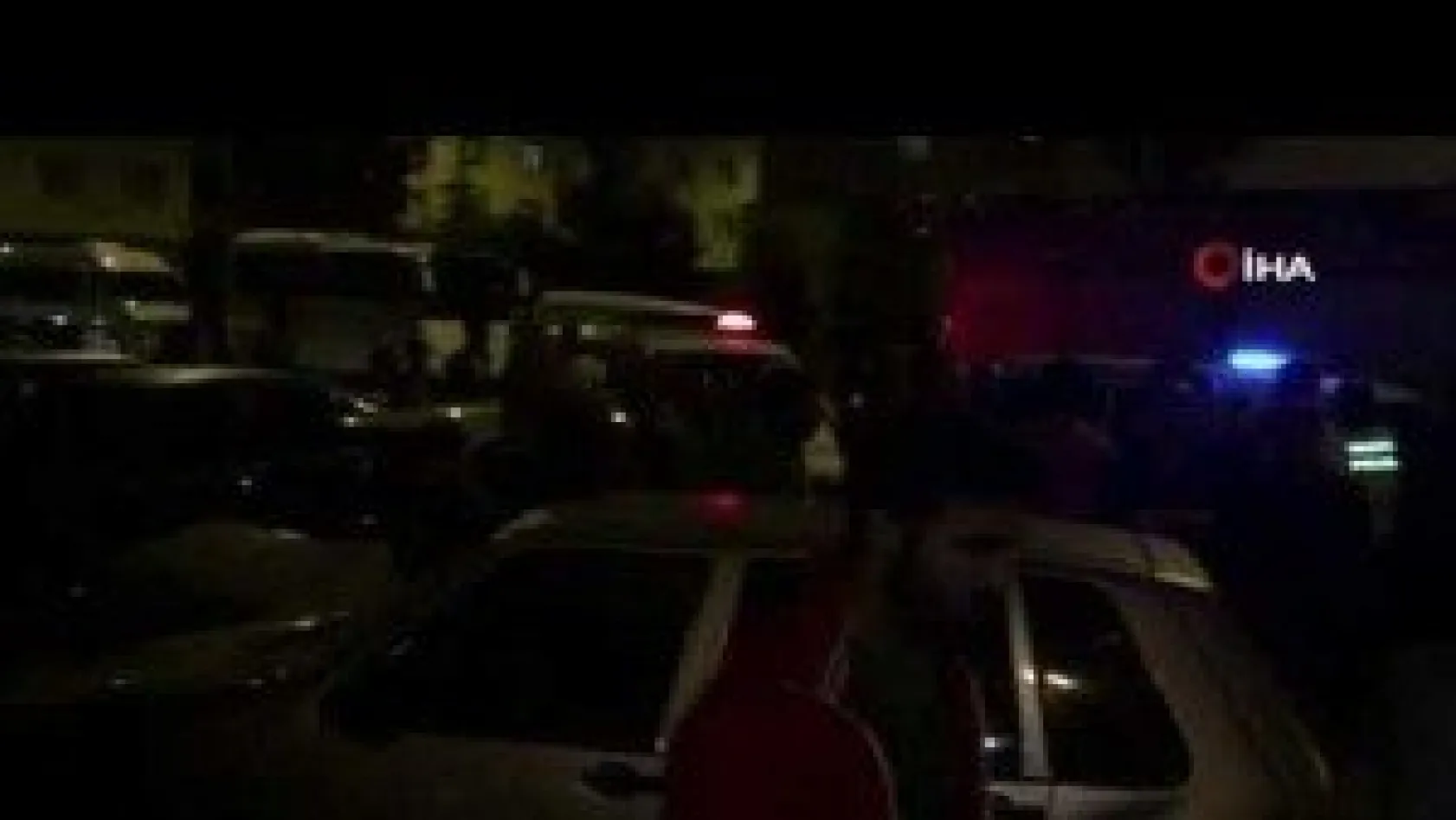 Otomobil iki araca çarptı: 3 yaralı