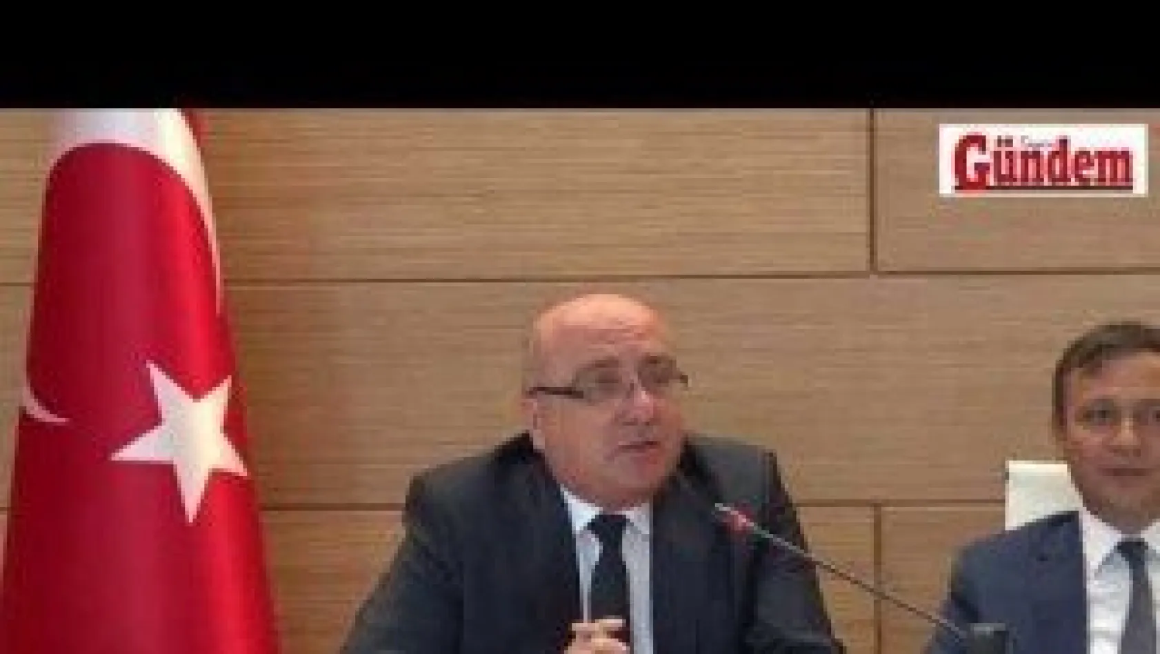 REKTÖRLER GÖREVLERİNİ TESLİM ALDI