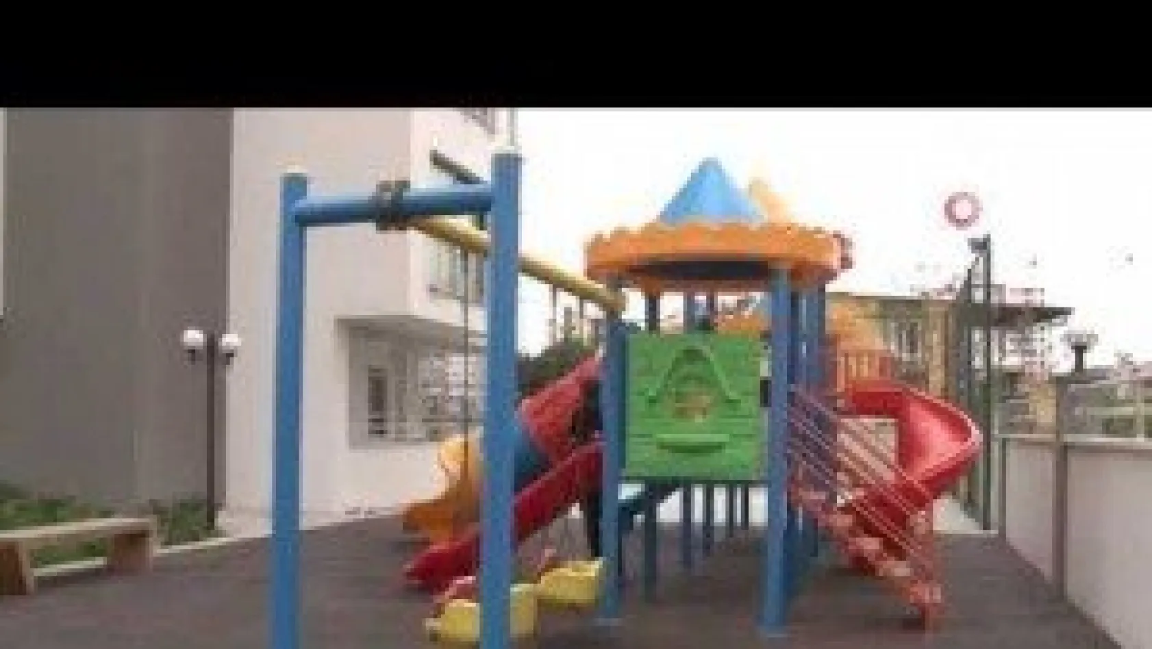 Rezidansın 11. Katından Düşen Kadın Öldü