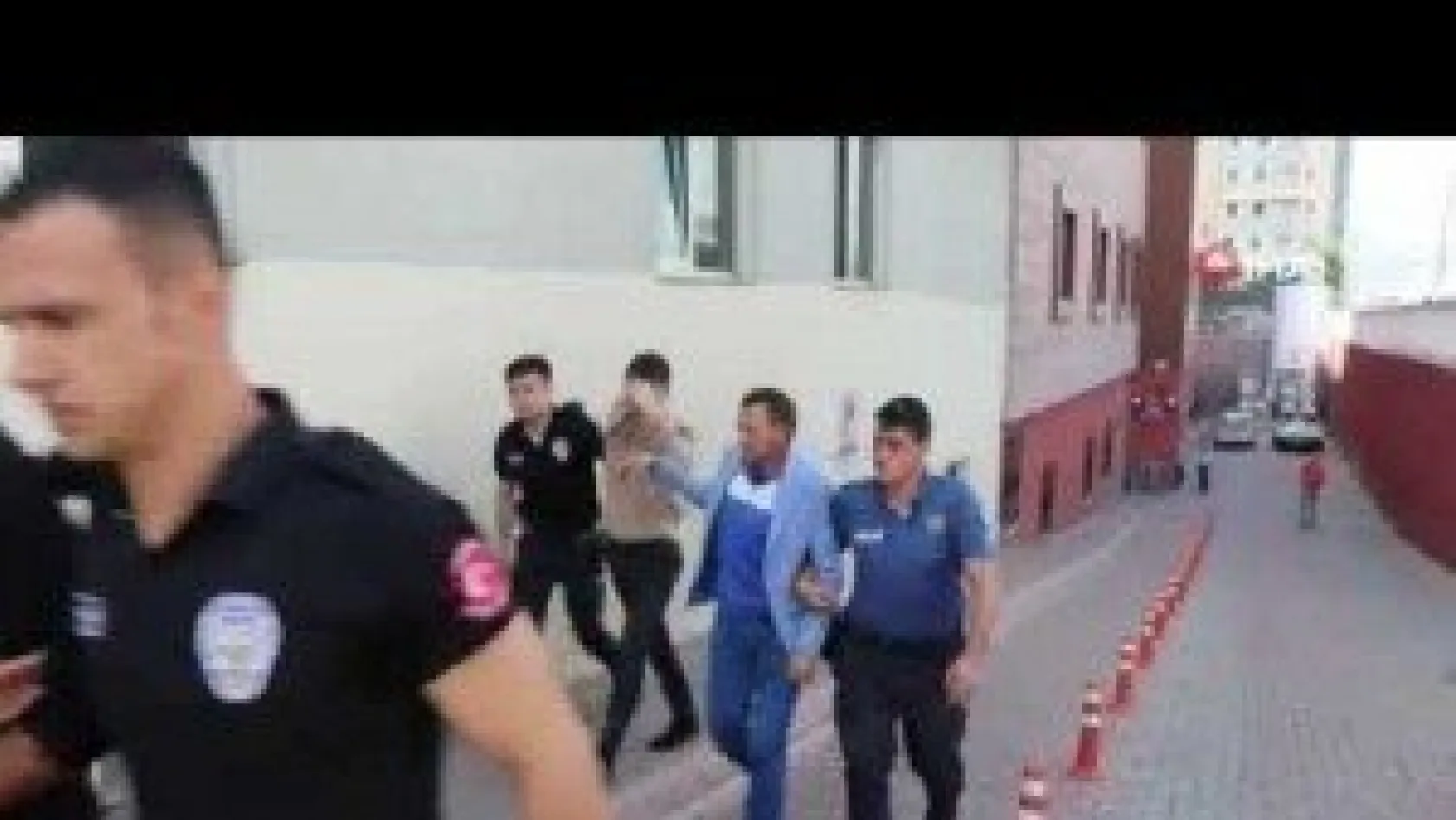 Uyuşturucu satarken değil, gazetecileri görünce utandı