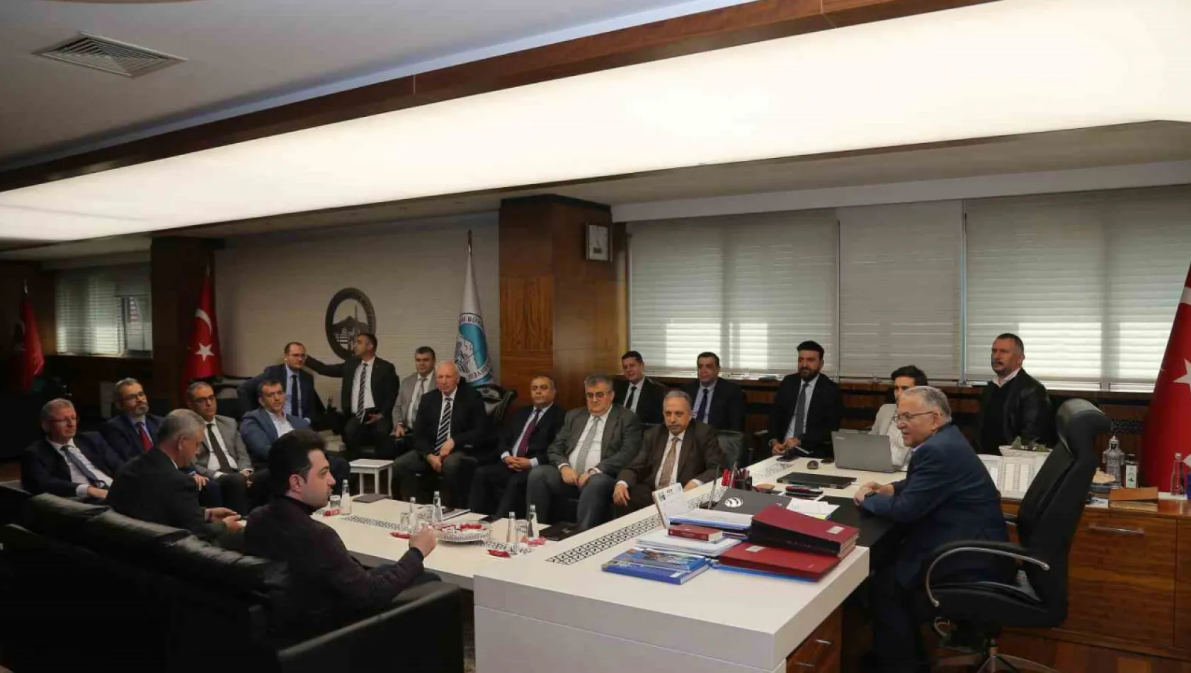 Başkan Büyükkılıç, teknik ekibiyle 'Kartal Kavşağı' Projesini masaya yatırdı