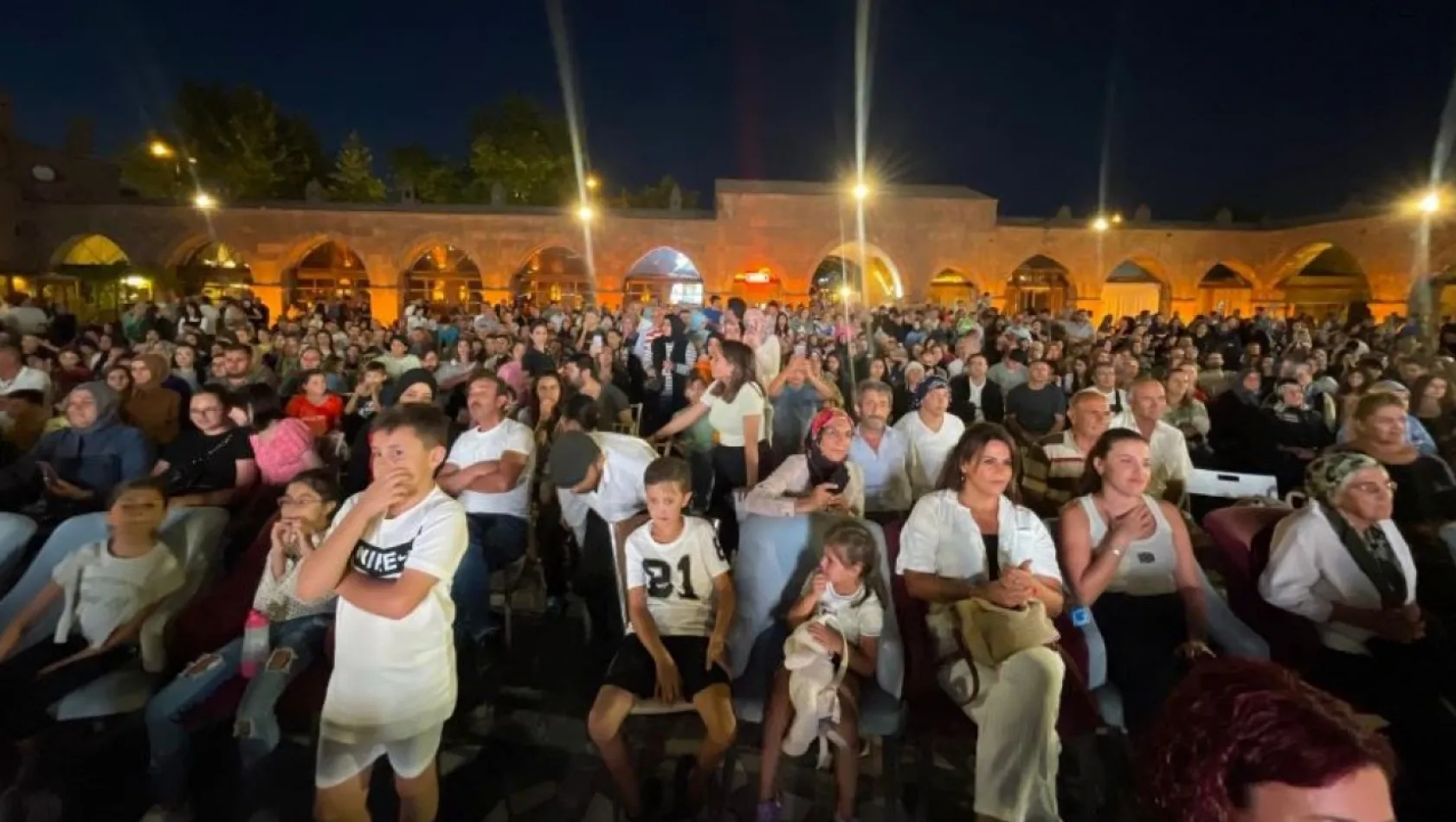 Festival ve eğlence belediyeciliğine son!