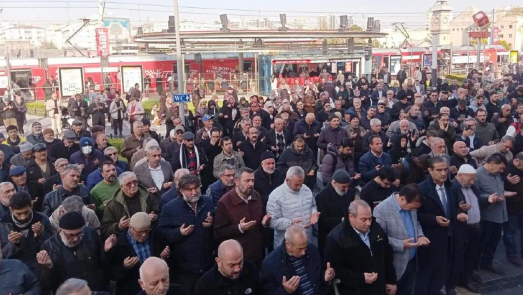 Filistinli Şehitler için Gıyabi Cenaze Namazı