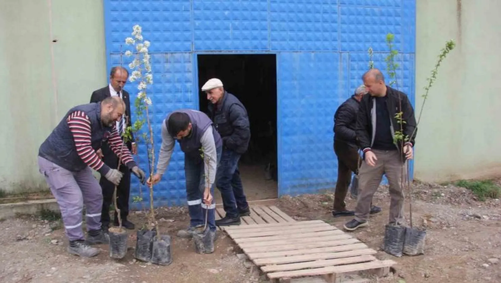 Traktör kazasında ölen babası için ilginç bir hayır yaptı