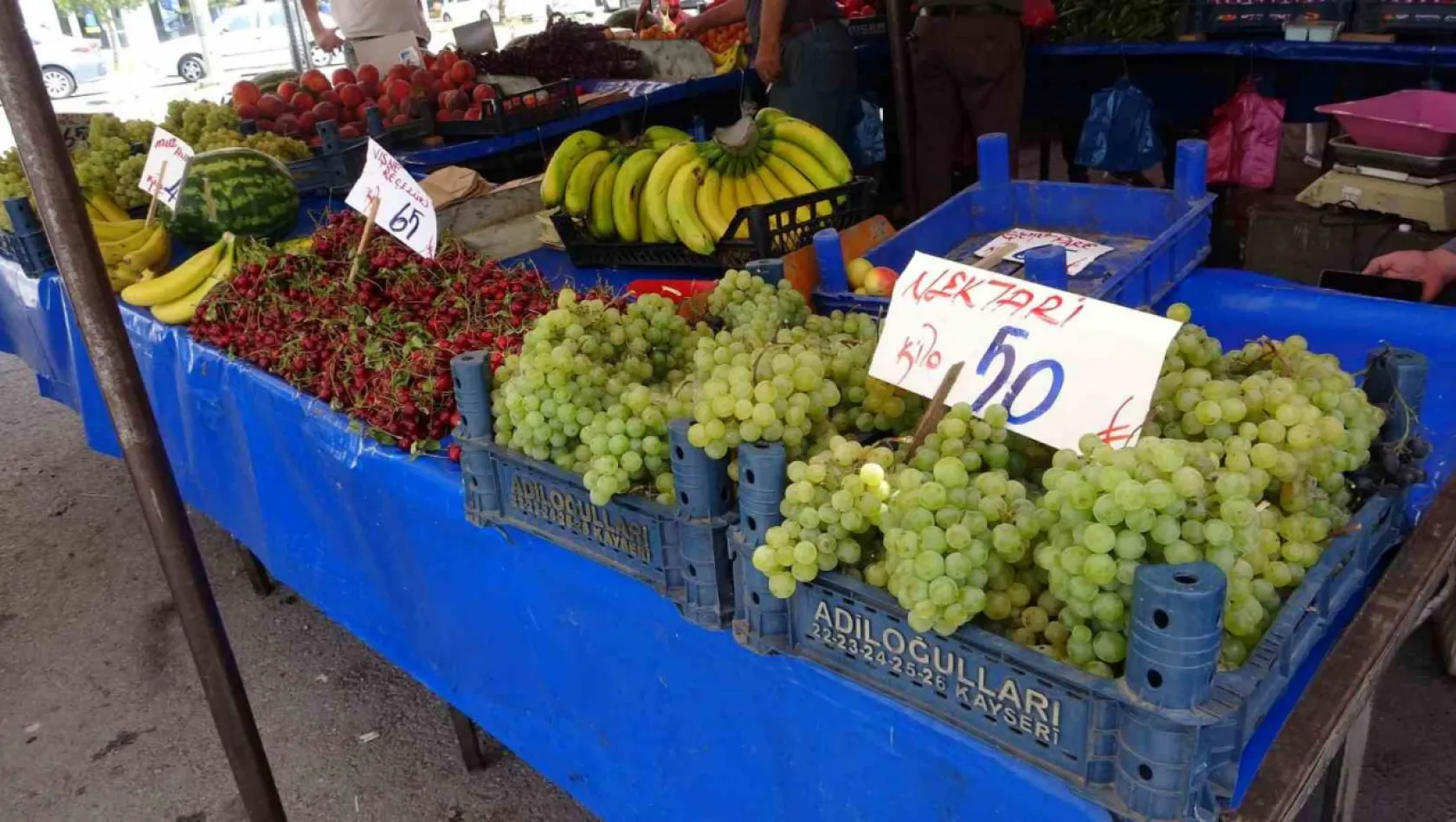 Semt pazarında salatalık yükselişe geçti: 30 TL