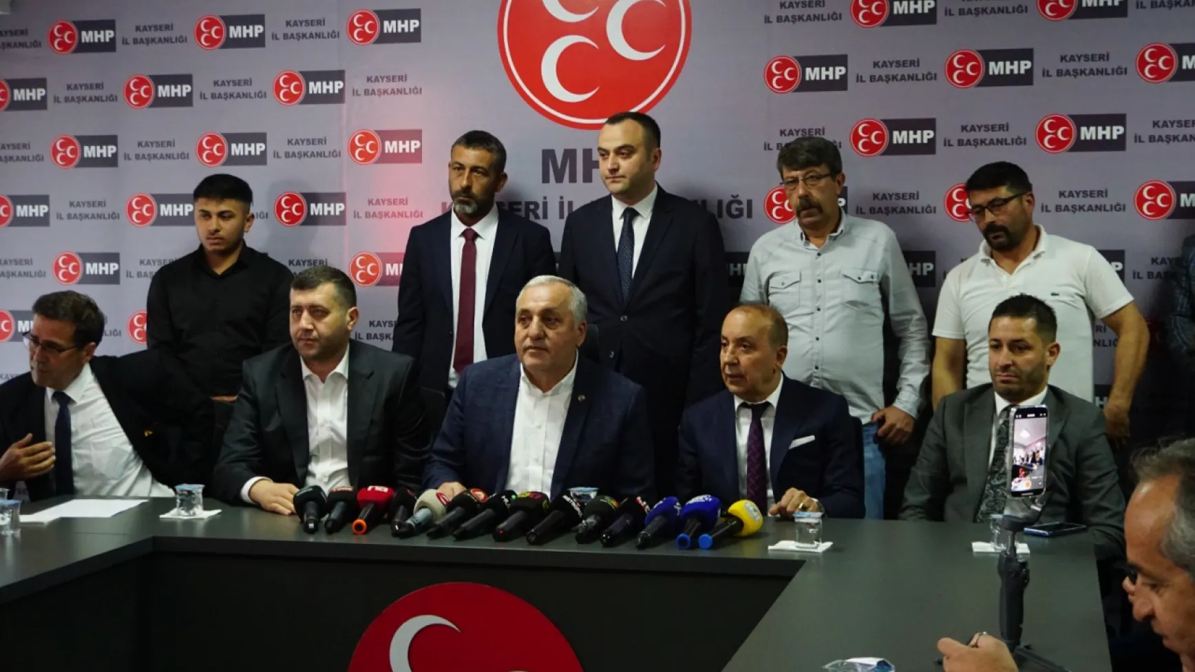 Pınarbaşı seçimlerinde Milli Yol Partisi MHP lehine adayını çekiyor