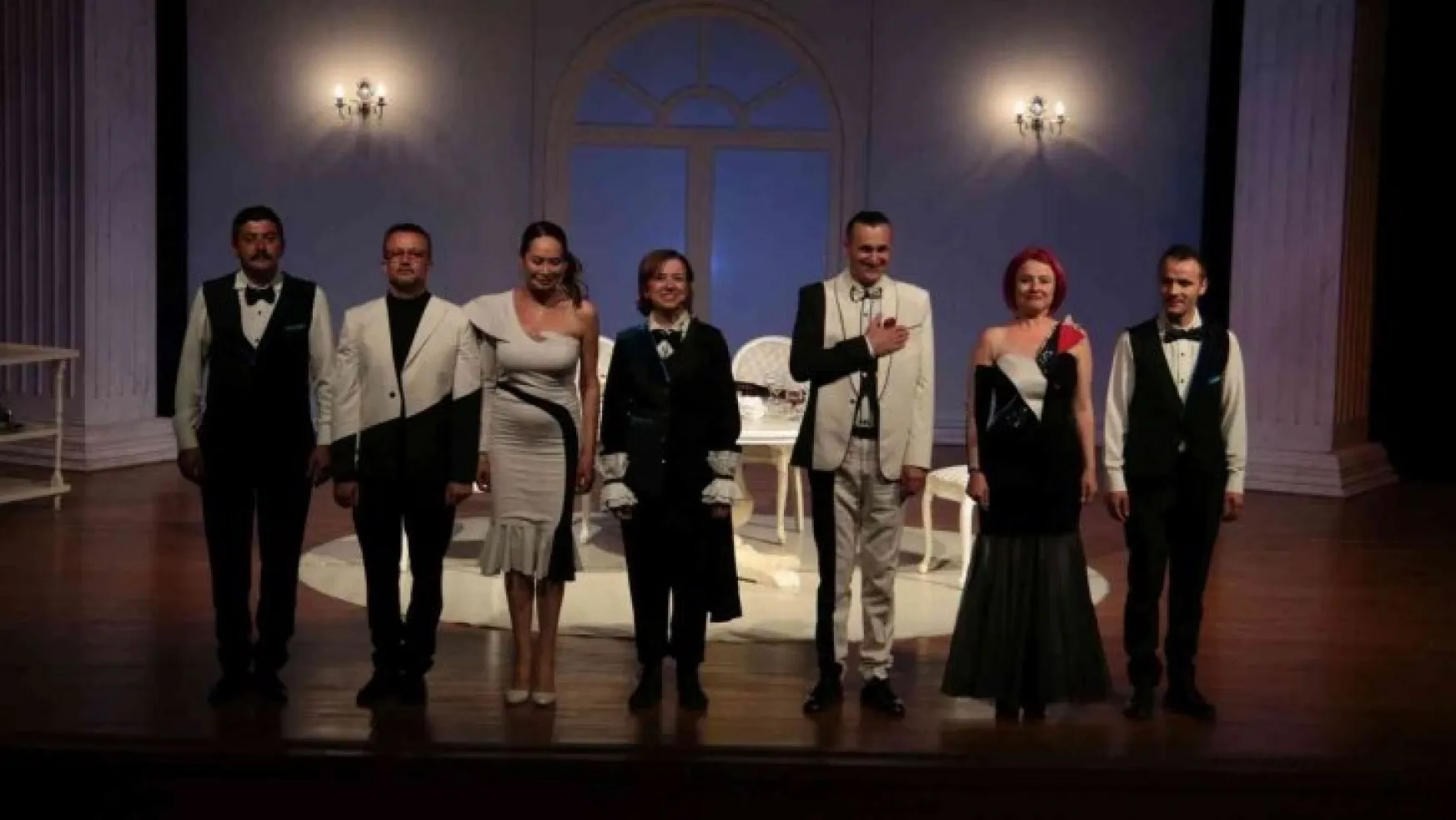 'Akşam Yemeği'  tiyatro oyunu NEVÜ'de sahnelendi