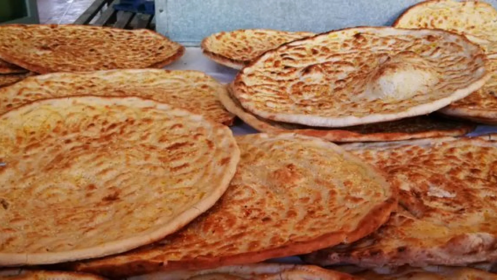 Uygurların geleneksel ekmeği: Nan