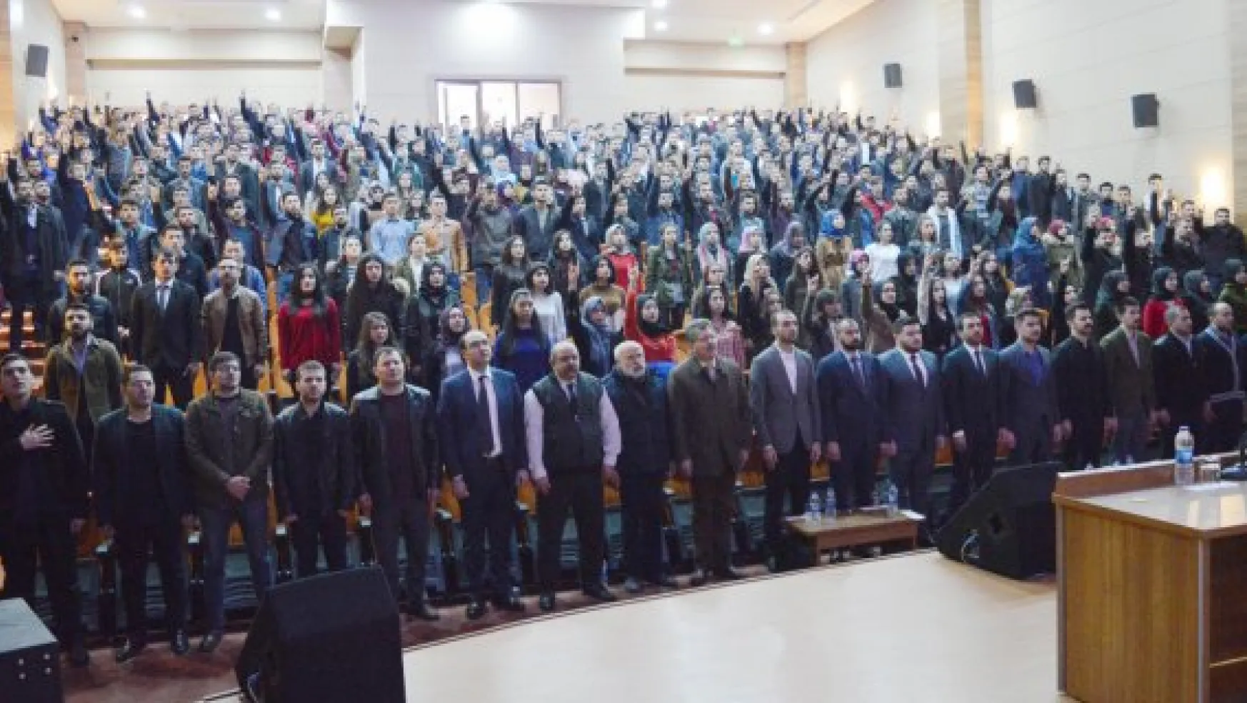'Dünden Bugüne Türkistan' konferansı