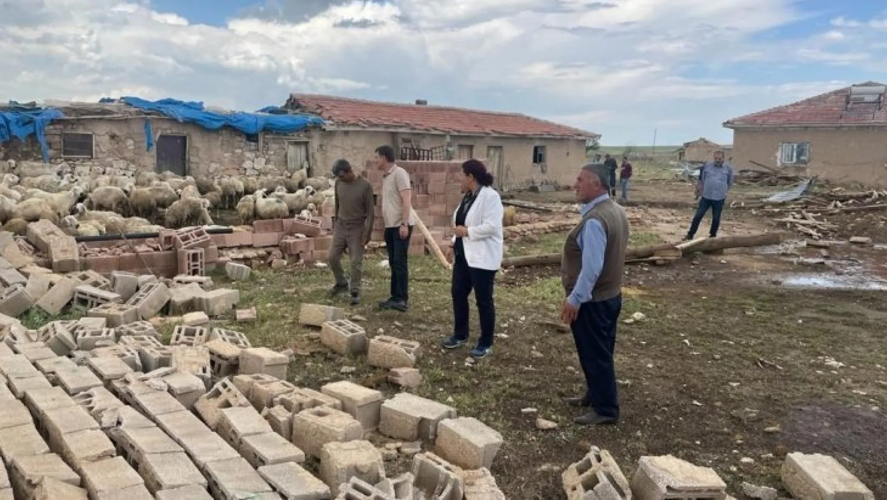 AK Partili Ünsal, afetten zarar gören Mucur ilçesinin köylerini inceledi