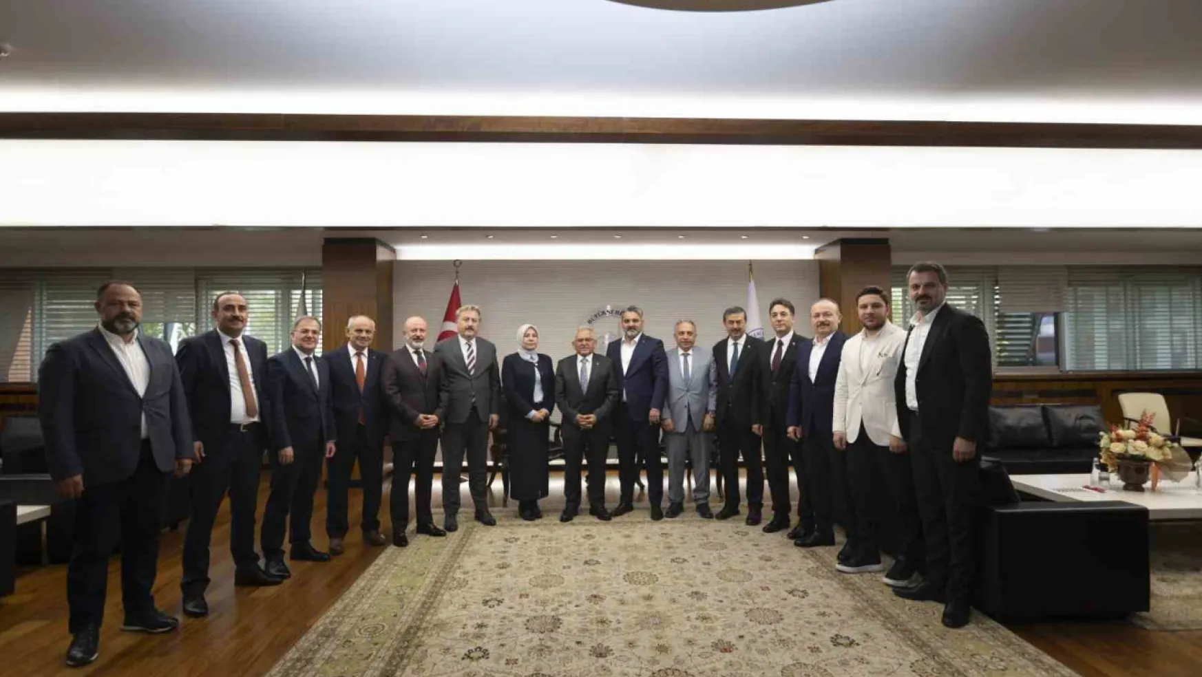 Başkan Büyükkılıç'a AK Parti il yönetimi ve belediye başkanlarından ziyaret