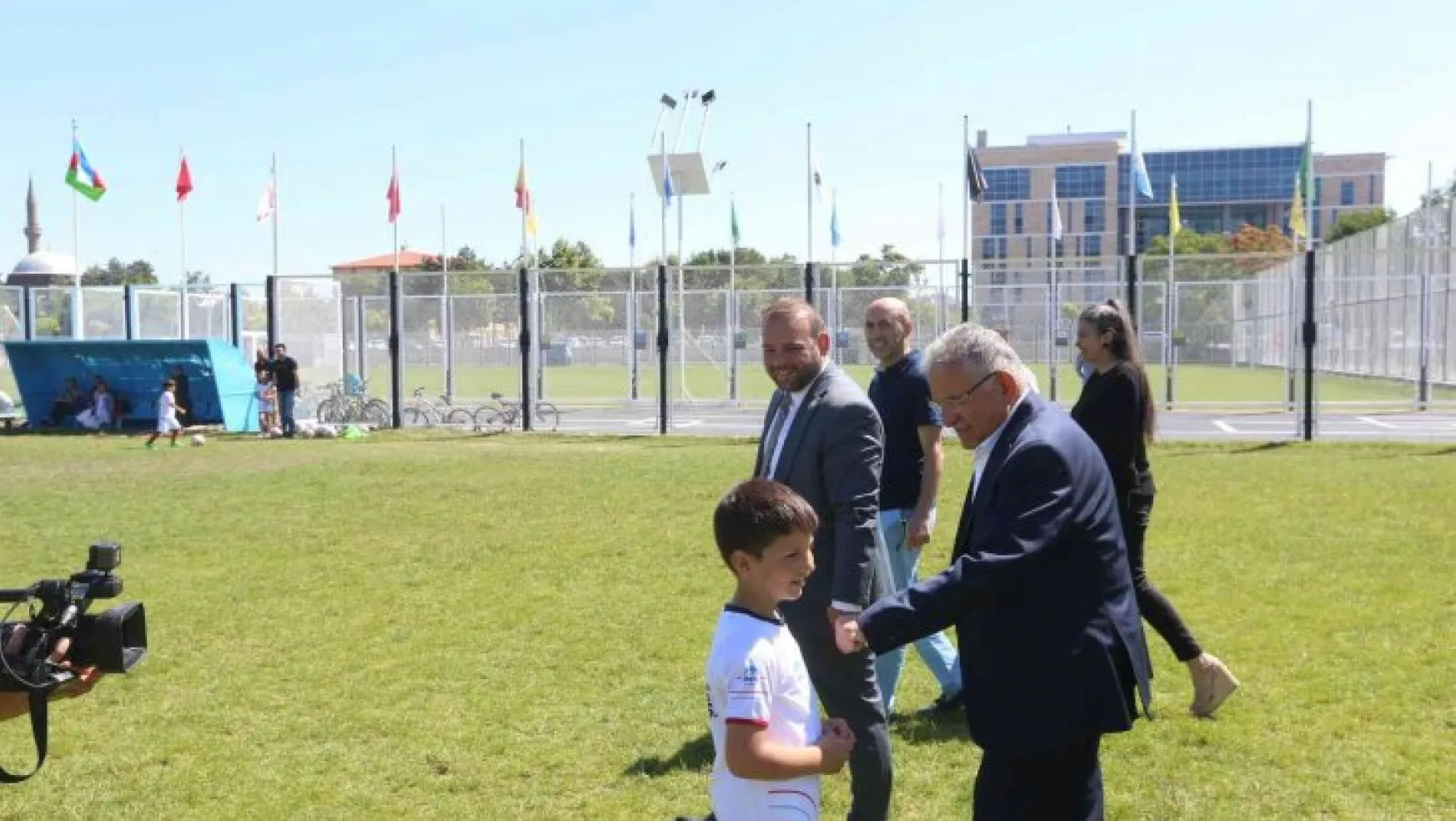Başkan Büyükkılıç, Spor A.Ş. Yaz spor Okulları'nda miniklerle buluştu