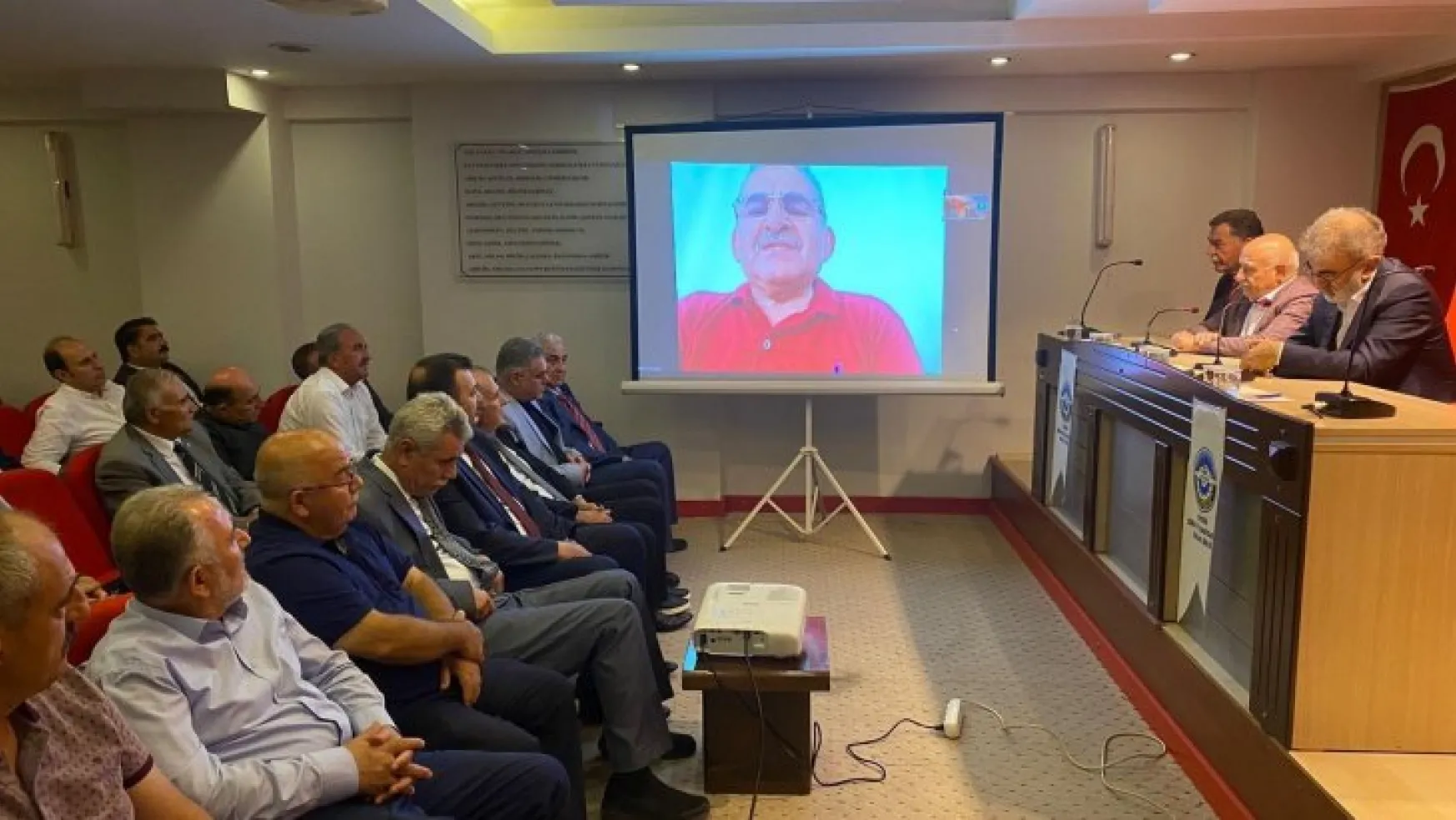Başkan Büyükkılıç video konferans ile STK temsilcileri ile bayramlaştı