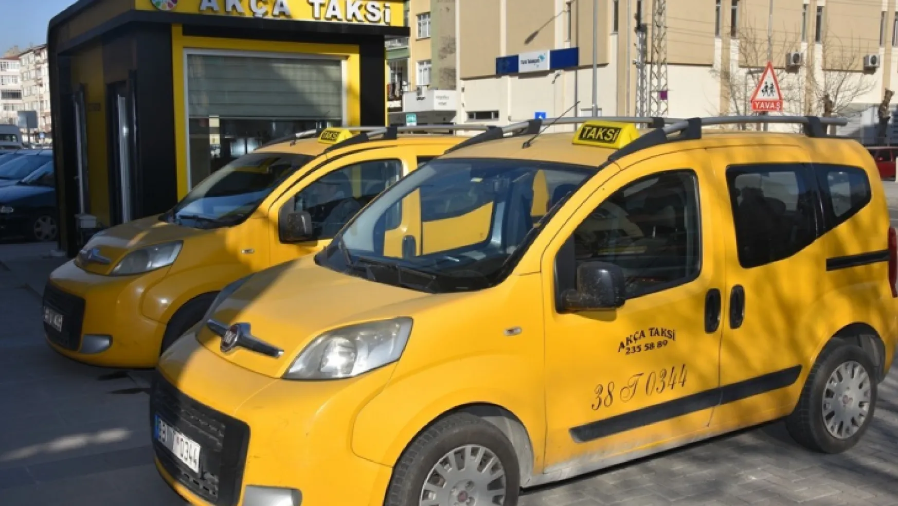 Modern Taksi Durakları Kayseri'ye Renk Katıyor