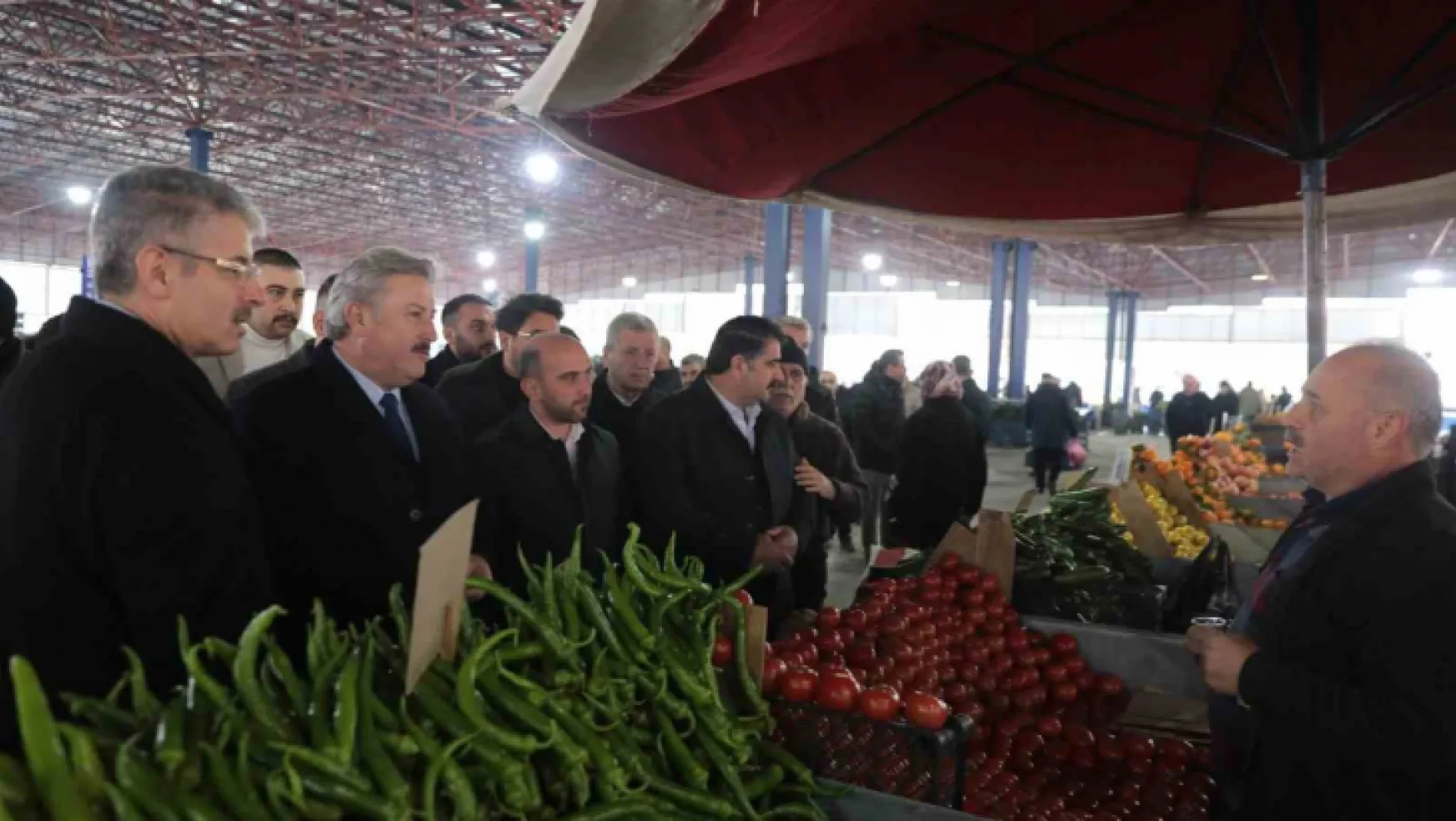 Başkan Palancıoğlu'ndan Hürriyet esnafına ziyaret