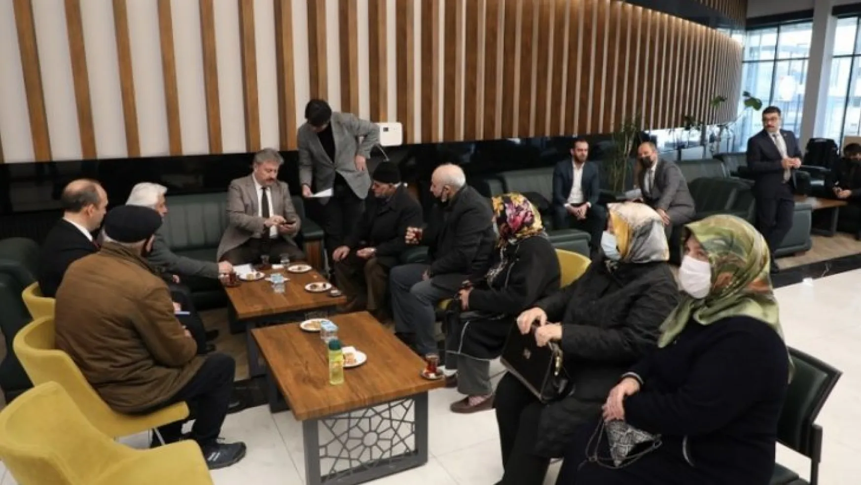Başkan Palancıoğlu'ndan vatandaşlara çay ikramı