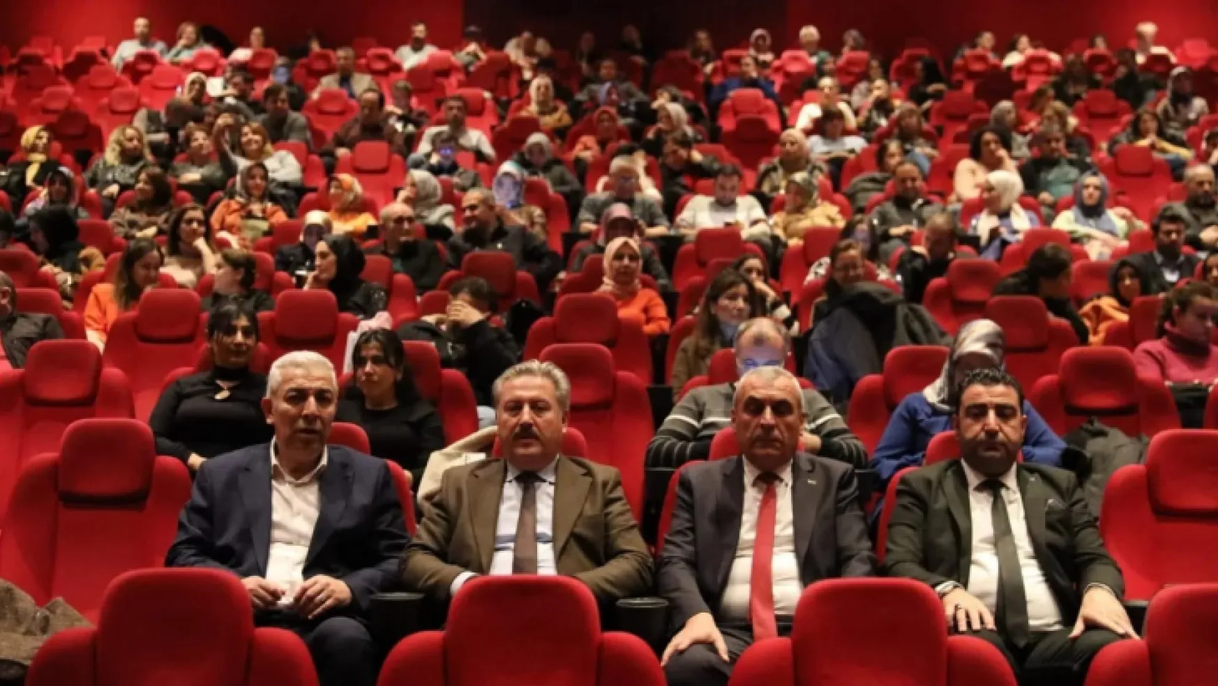 Başkan Palancıoğlu, öğretmenlerle 'Aybüke: Öğretmen oldum ben' filmini izledi