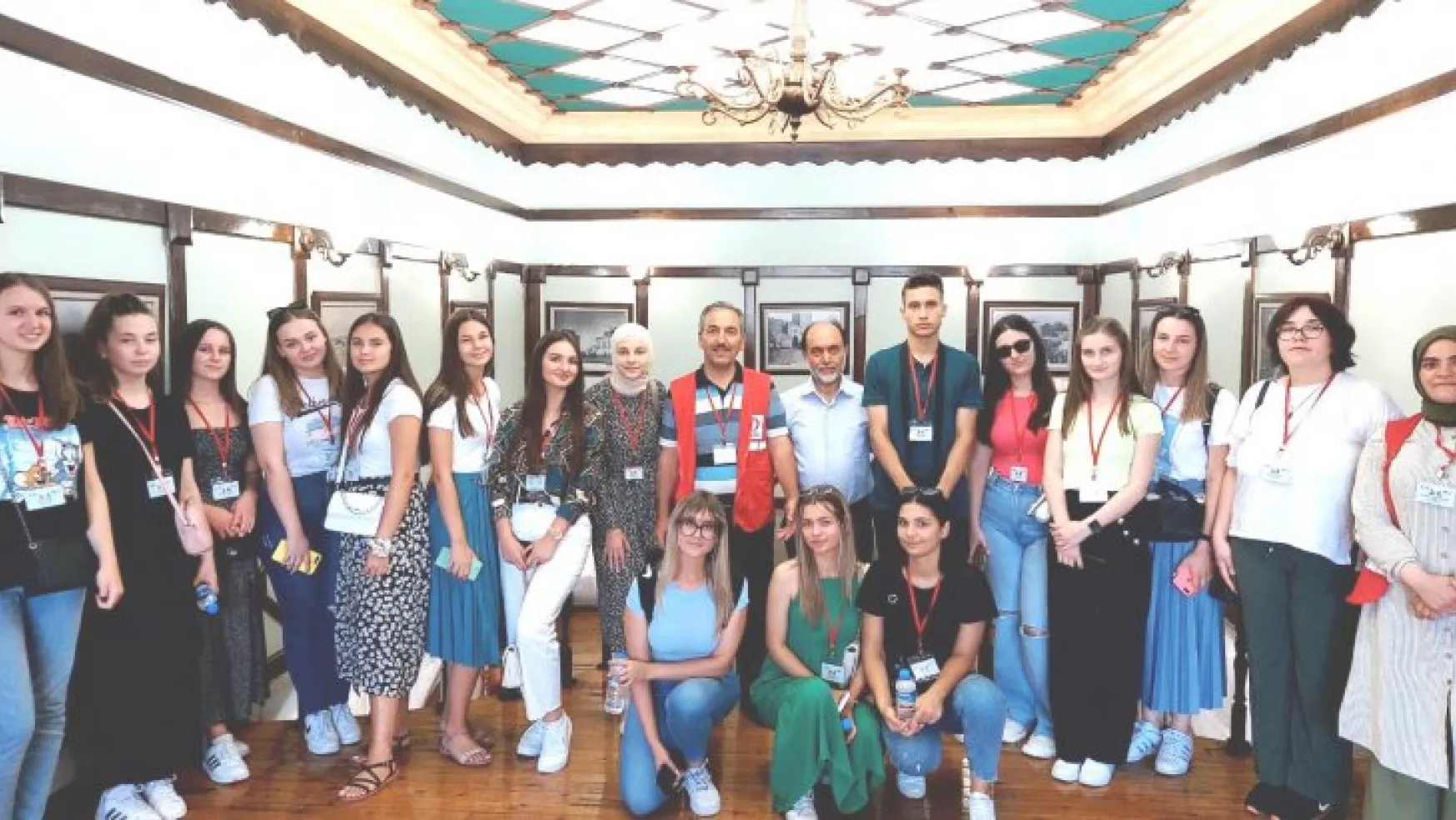 Bosnalı öğrenciler Kayseri'yi geziyor